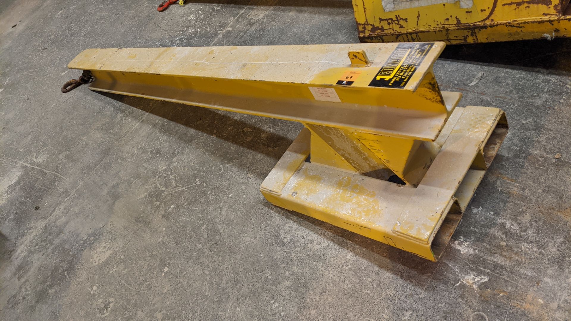 Leonard 2 tonne lifting gantry/attachment