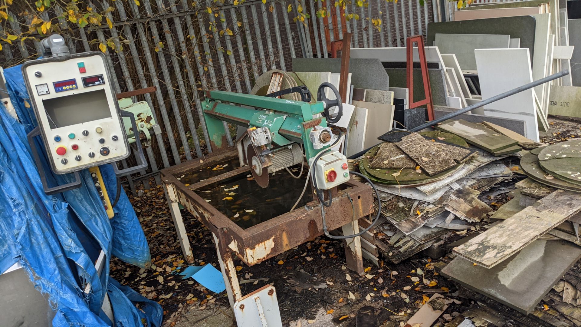 Quantity of machines in corner of yard including Cobalm model D15 6PM 3m CNC bridge saw, Marmo Mecca - Image 9 of 53