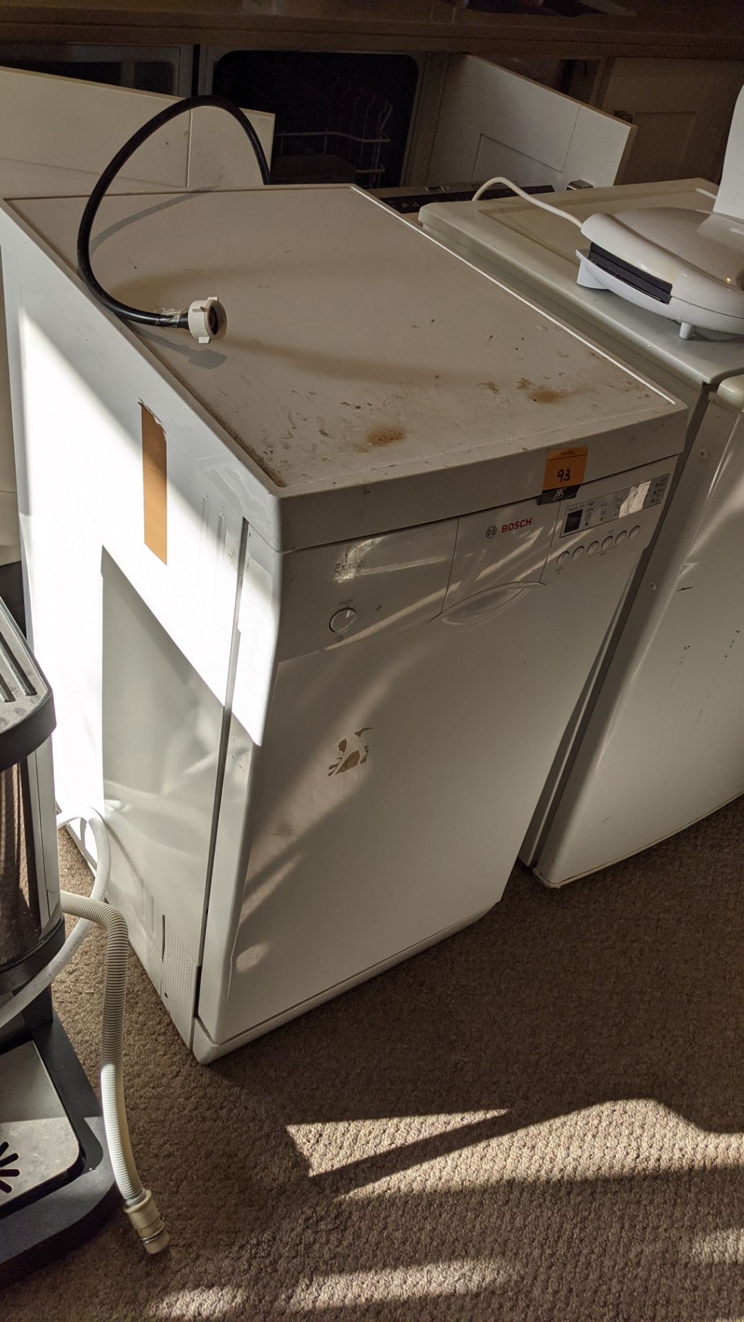 Domestic appliances comprising slimline dishwasher, undercounter fridge, toaster & sandwich maker - Image 3 of 10