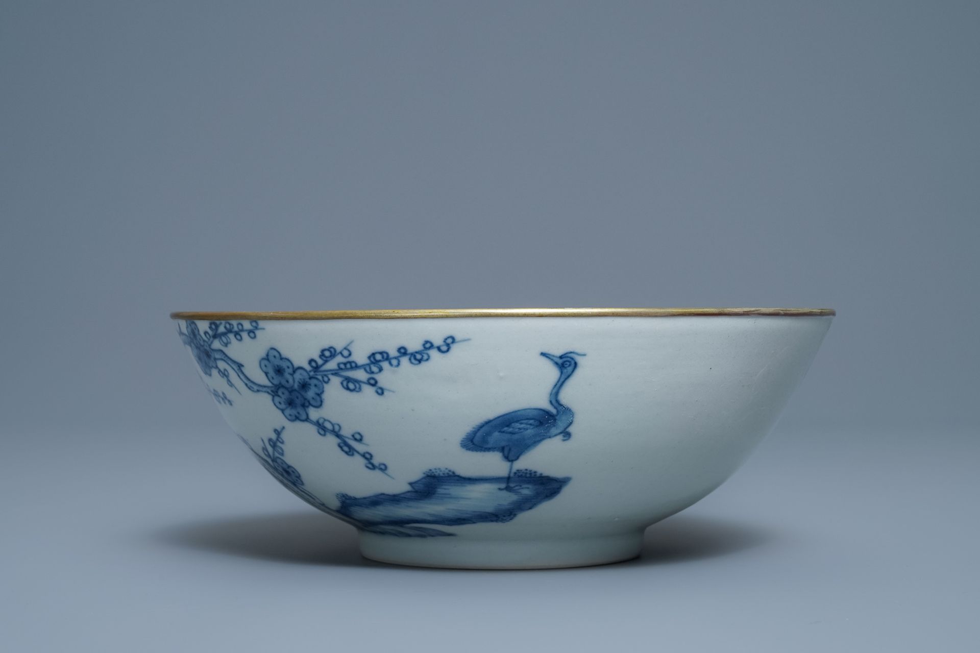 A Chinese blue and white Vietnamese market 'Bleu de Hue' bowl, 19th C. - Image 2 of 7