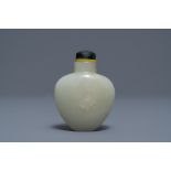 A Chinese pale celadon jade snuff bottle, 19th C.