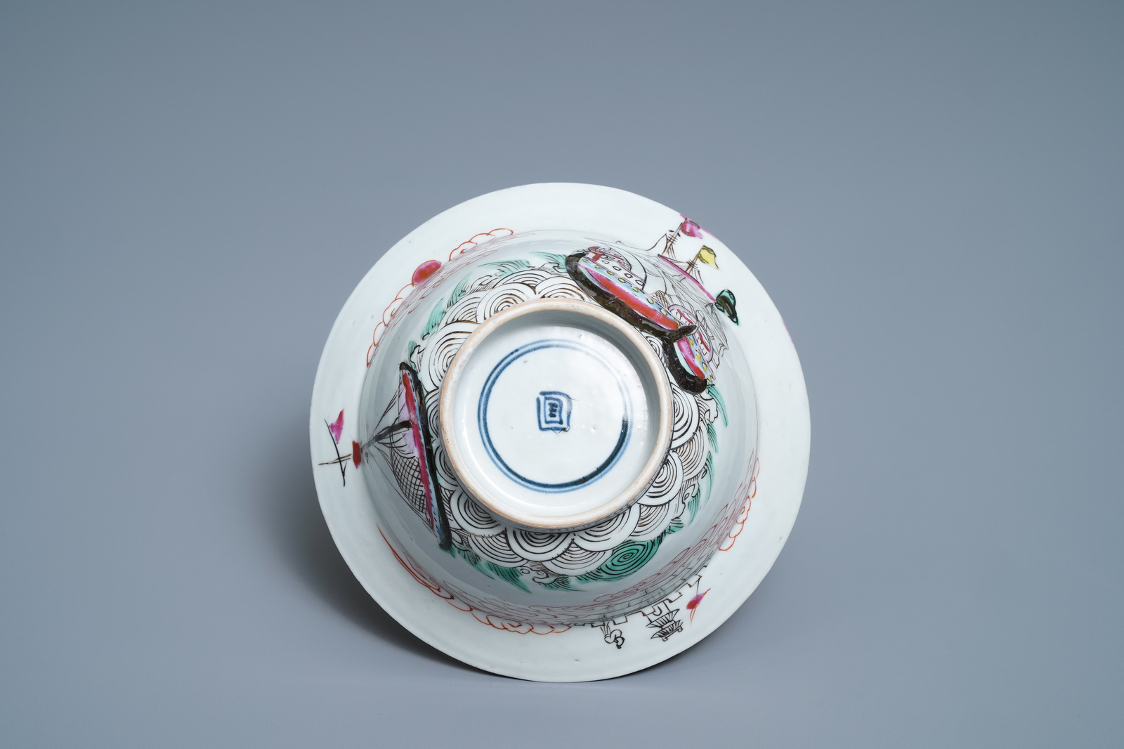 A Chinese famille rose 'Threemaster' bowl, Yongzheng/Qianlong - Image 7 of 7
