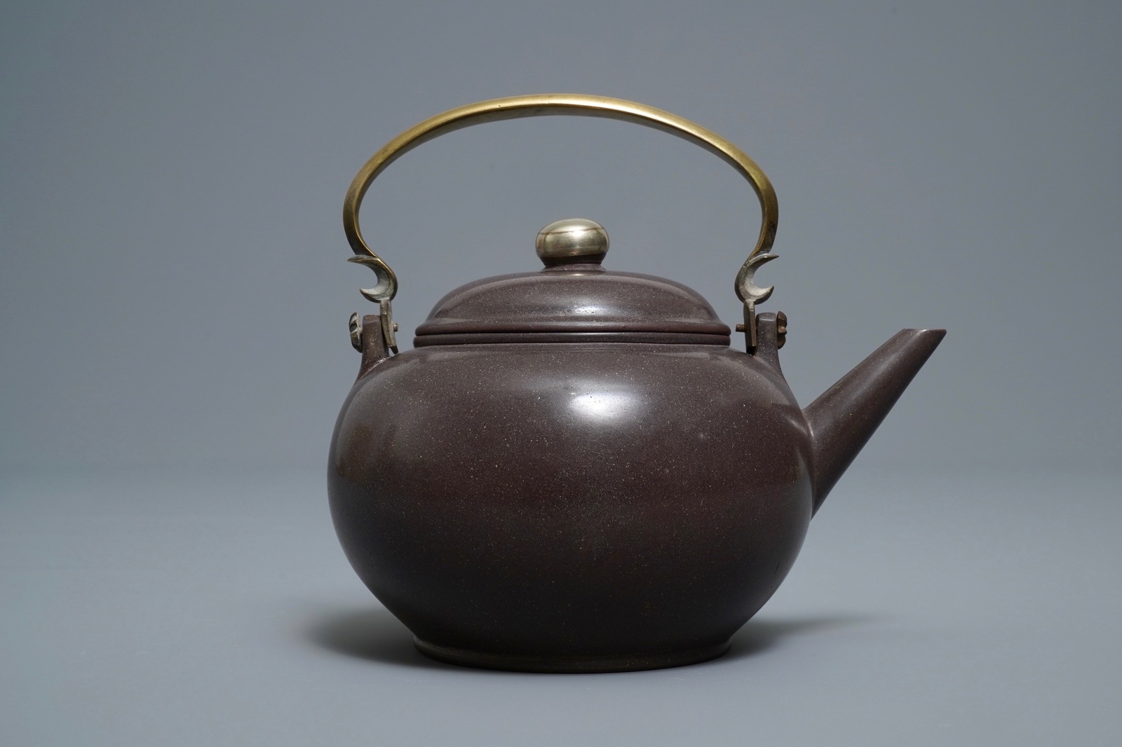 A Chinese Bencharong Thai market polished Yixing stoneware teapot, 19th C. - Image 2 of 7