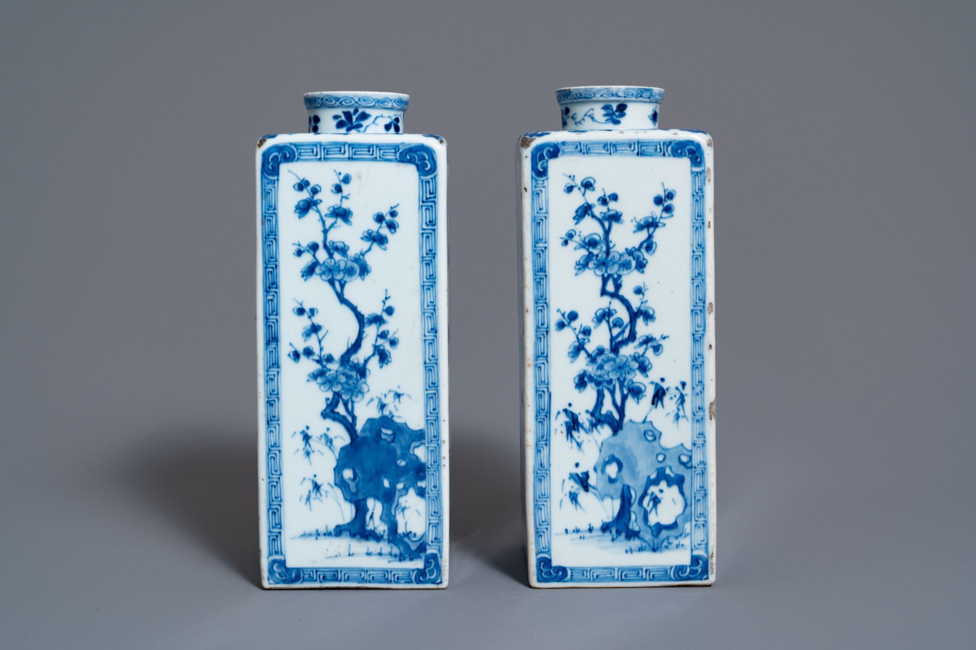 A pair of Chinese blue and white tea caddies with floral design, Kangxi - Image 3 of 7