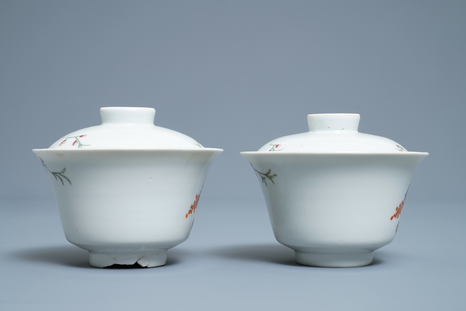 A varied collection of Chinese qianjiang cai, famille rose and blue and white porcelain, 19/20th C. - Image 15 of 20