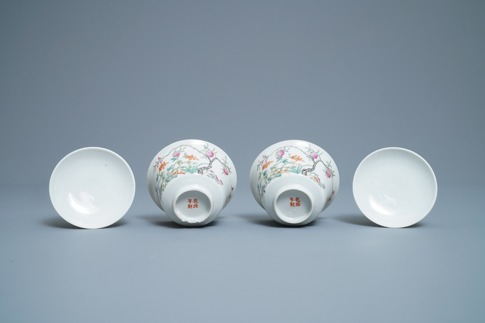 A varied collection of Chinese qianjiang cai, famille rose and blue and white porcelain, 19/20th C. - Image 17 of 20