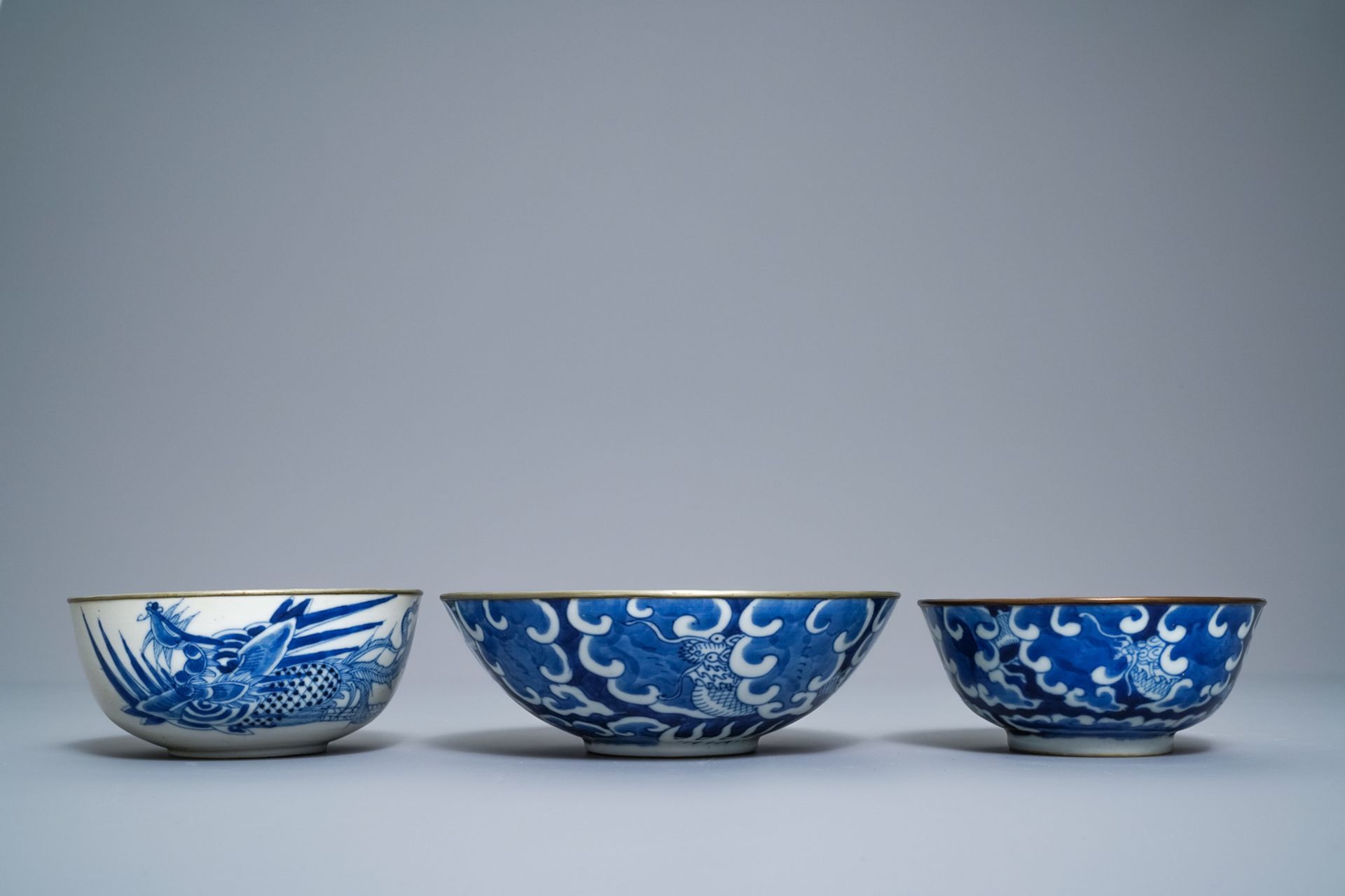 Five Chinese blue and white Vietnamese market 'Bleu de Hue' bowls, 19th C. - Image 3 of 14