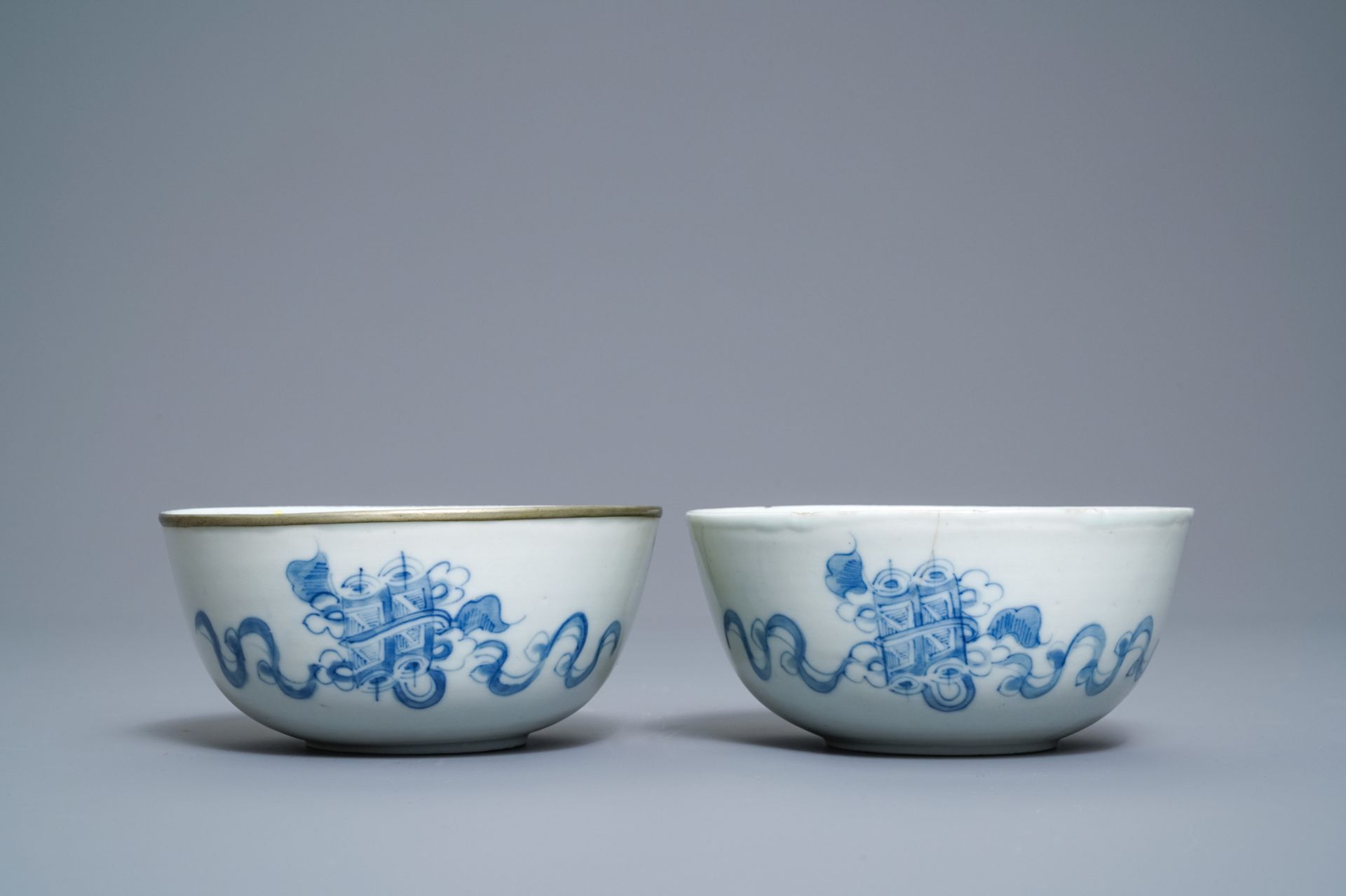 Five Chinese blue and white Vietnamese market 'Bleu de Hue' bowls, 19th C. - Image 11 of 14