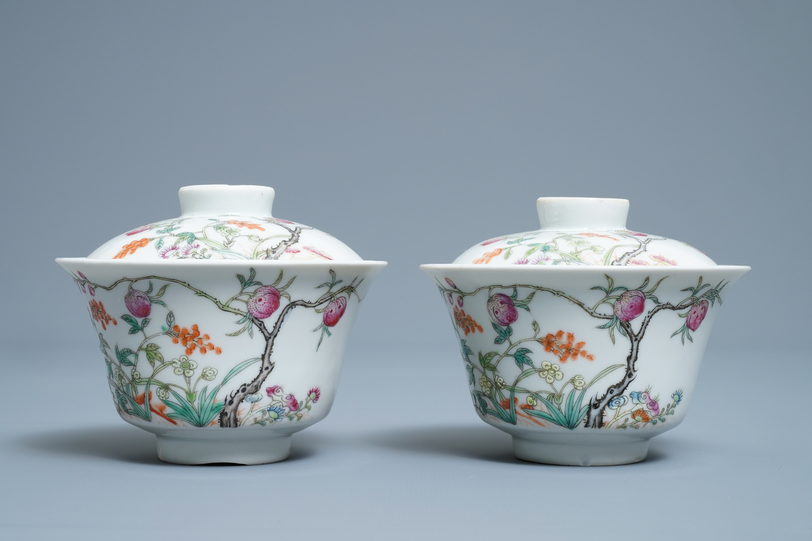 A varied collection of Chinese qianjiang cai, famille rose and blue and white porcelain, 19/20th C. - Image 13 of 20