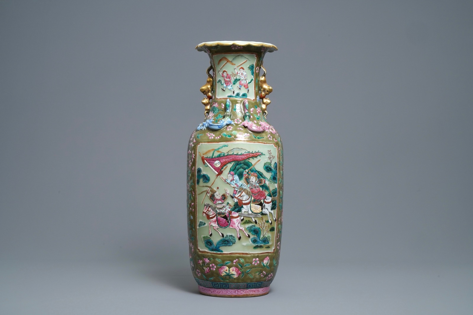 A Chinese brown- and celadon-ground famille rose vase, 19th C. - Image 3 of 6