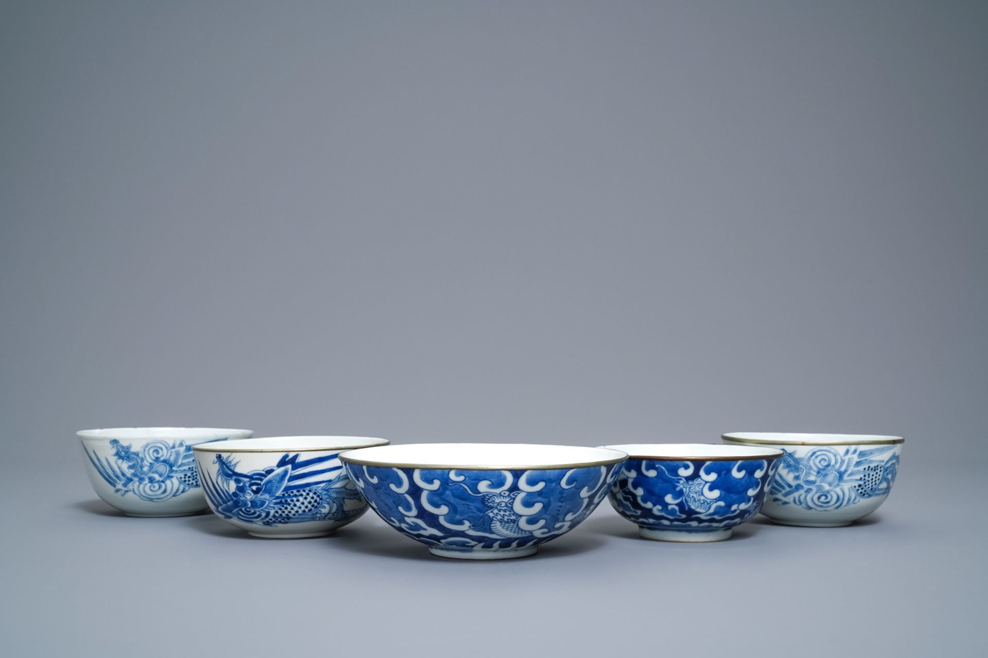 Five Chinese blue and white Vietnamese market 'Bleu de Hue' bowls, 19th C. - Image 2 of 14