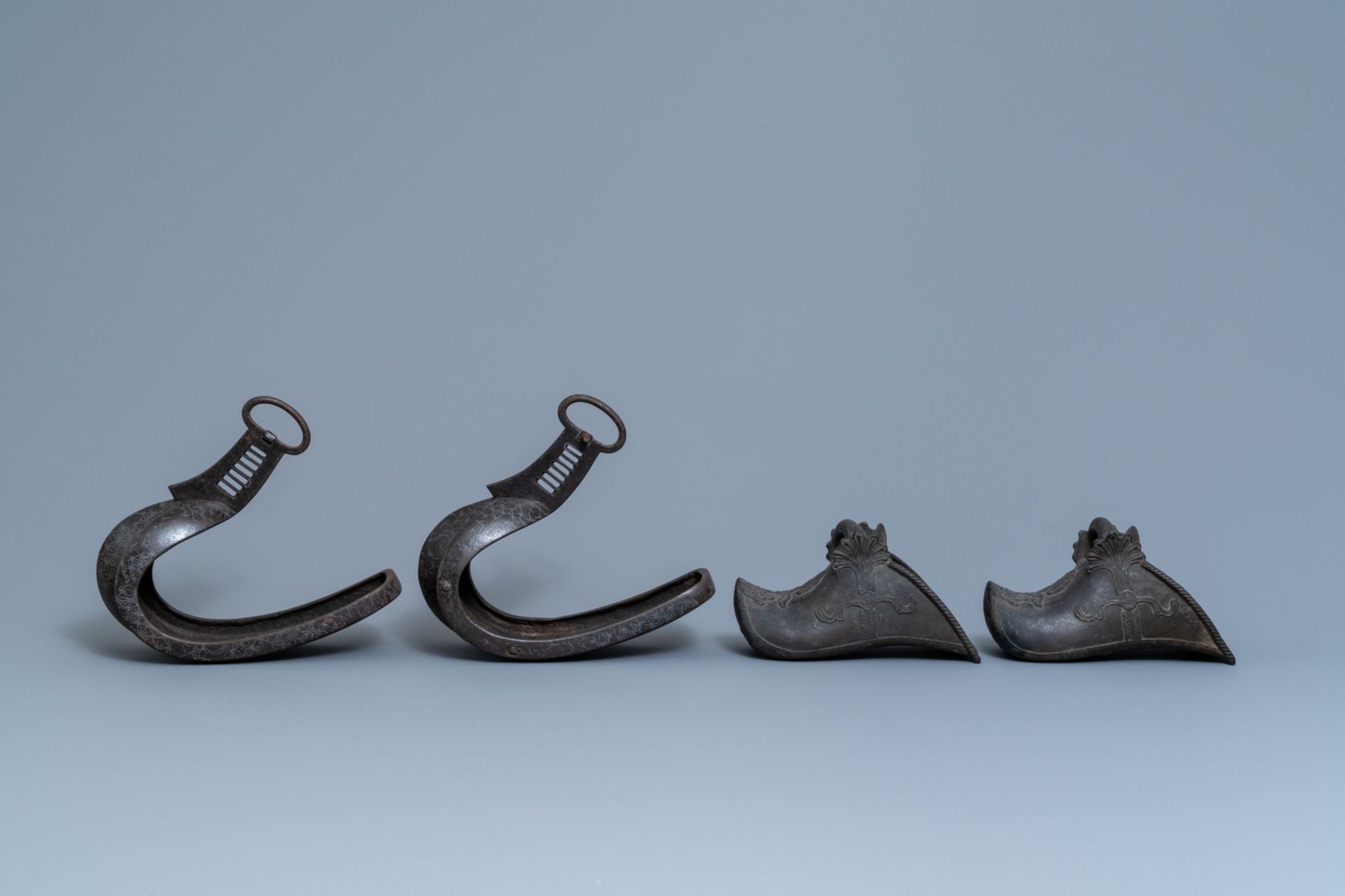 Five pairs of Chinese and Japanese stirrups, 18/19th C. - Image 3 of 13