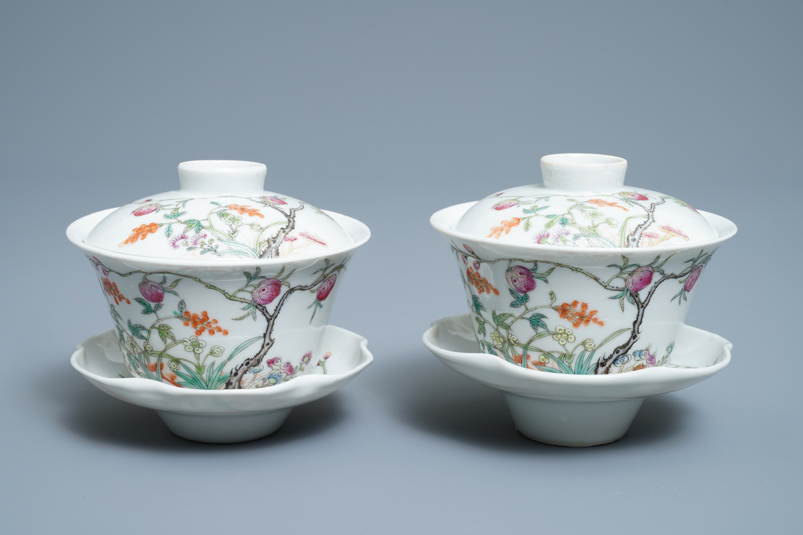 A varied collection of Chinese qianjiang cai, famille rose and blue and white porcelain, 19/20th C. - Image 11 of 20
