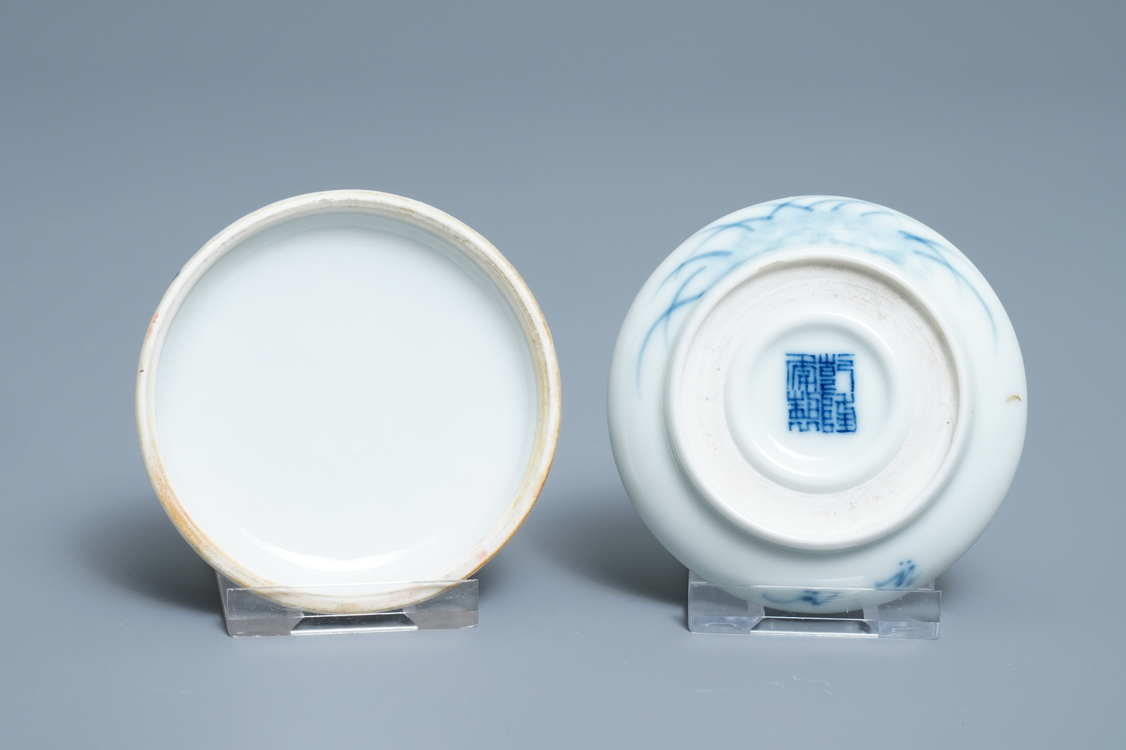 A varied collection of Chinese qianjiang cai, famille rose and blue and white porcelain, 19/20th C. - Image 10 of 20