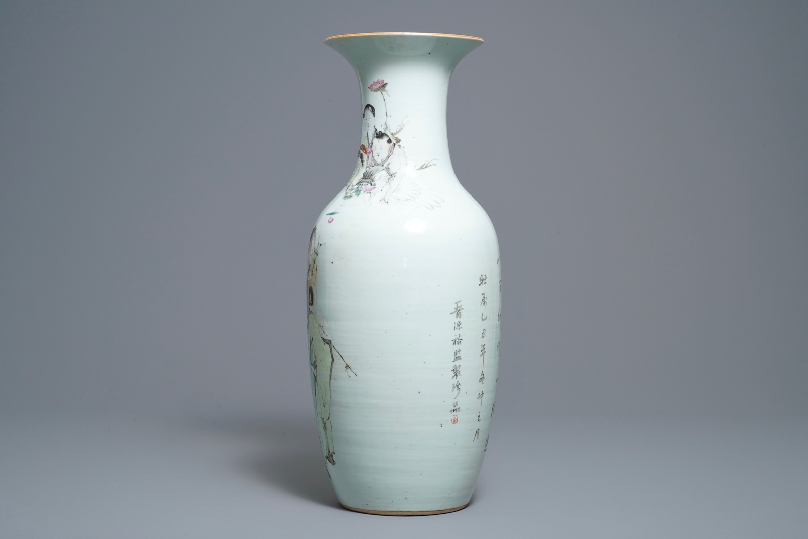 A Chinese qianjiang cai 'immortals' vase, signed Ma Qing Yun, 19/20th C. - Image 5 of 7