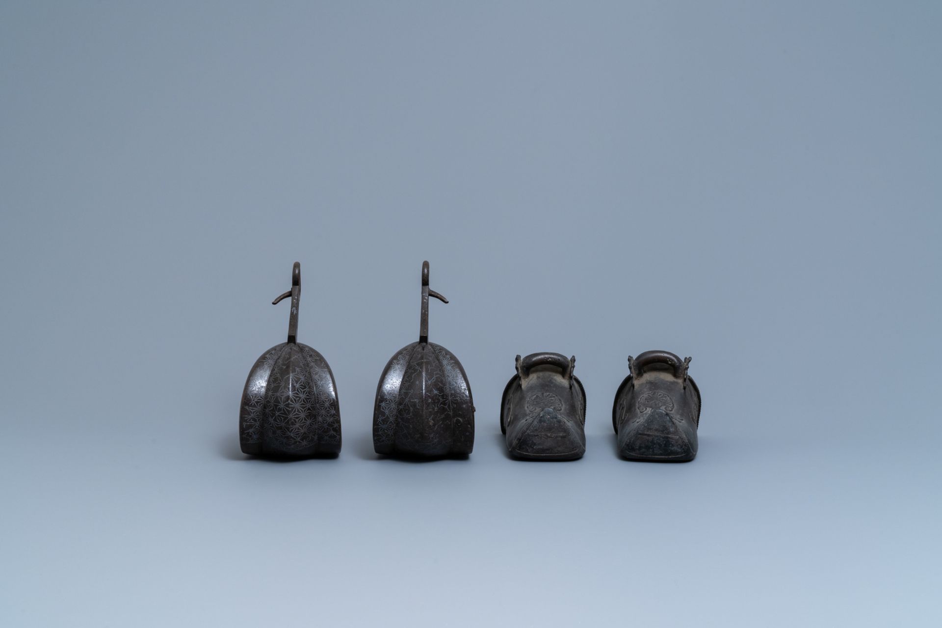 Five pairs of Chinese and Japanese stirrups, 18/19th C. - Image 4 of 13