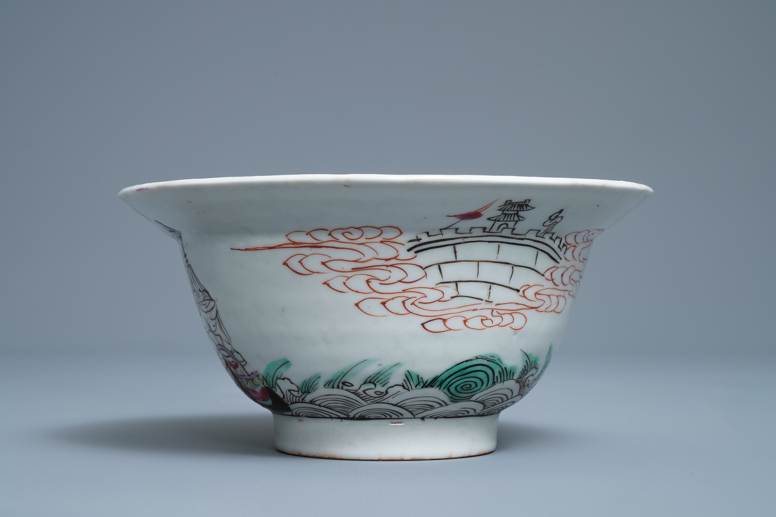 A Chinese famille rose 'Threemaster' bowl, Yongzheng/Qianlong - Image 5 of 7