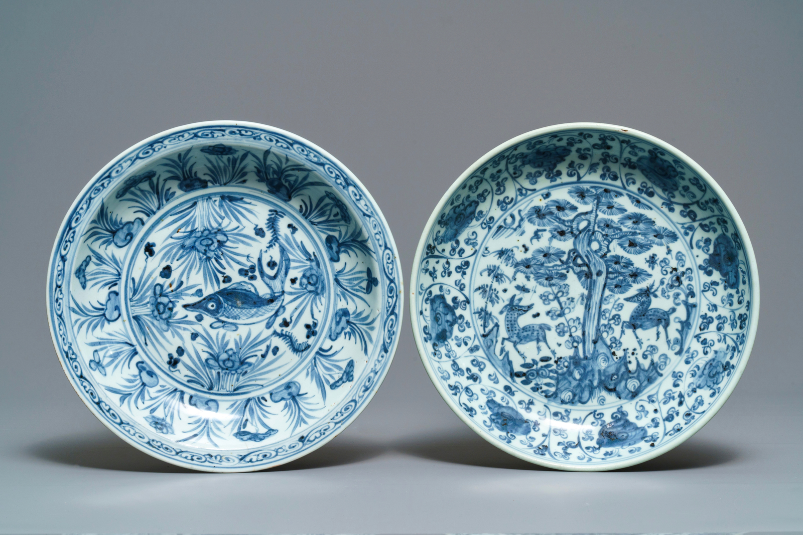 Two Chinese blue and white dishes with a carp and with deer, Hongzhi - Image 2 of 3