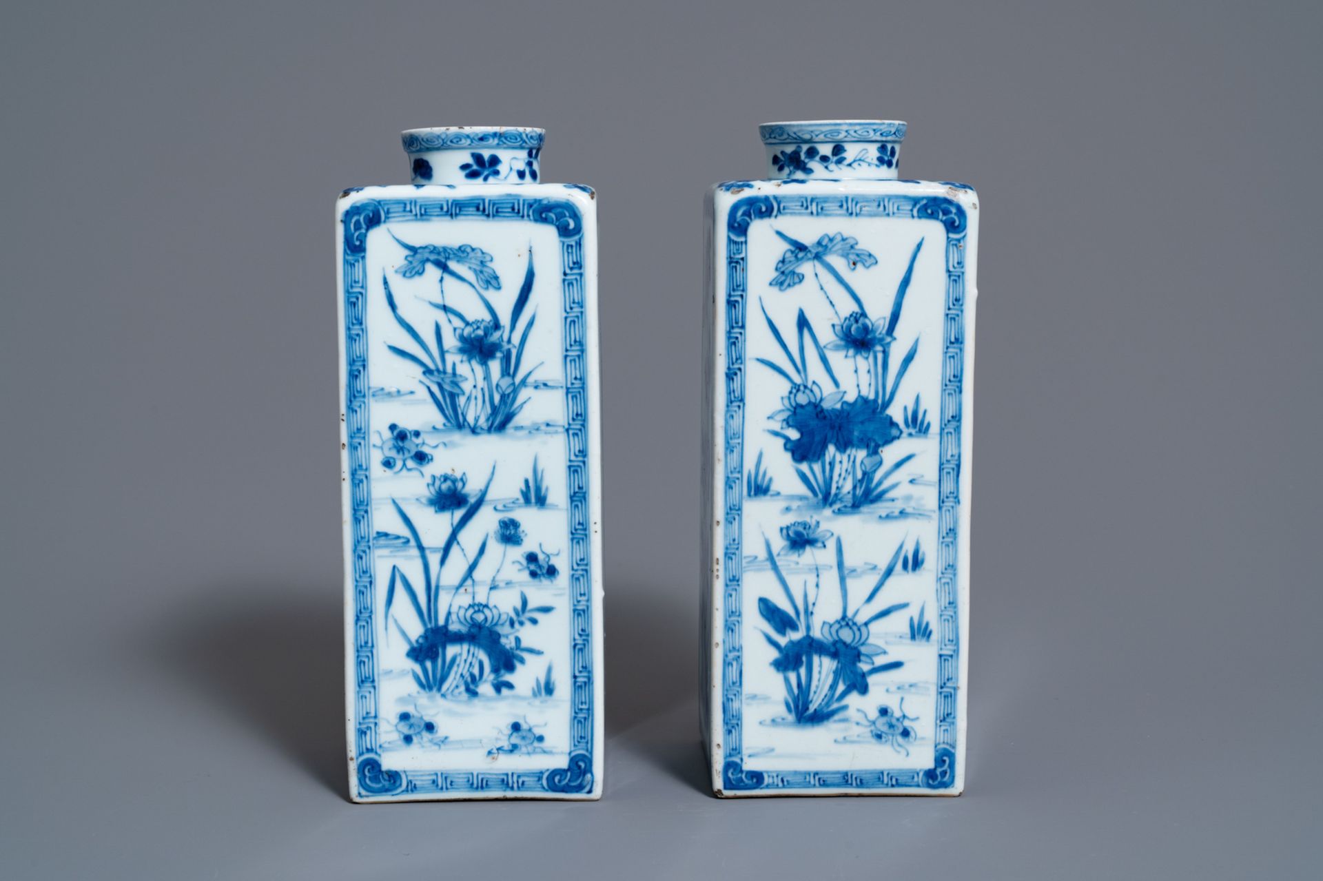 A pair of Chinese blue and white tea caddies with floral design, Kangxi - Image 5 of 7