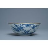 A Chinese blue and white Vietnamese market 'Bleu de Hue' bowl, 19th C.