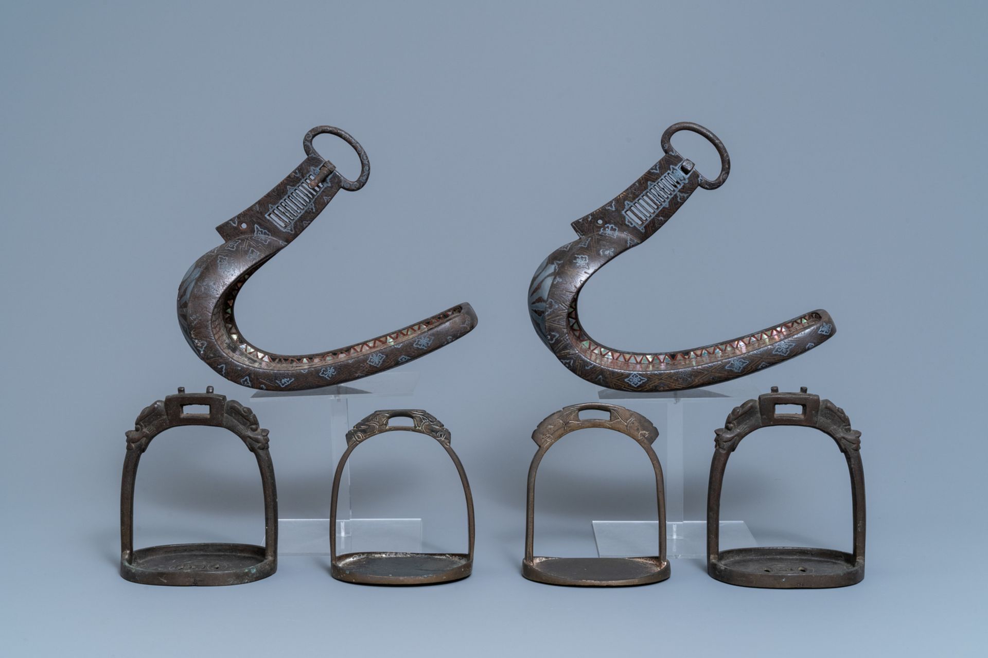 Five pairs of Chinese and Japanese stirrups, 18/19th C. - Image 9 of 13