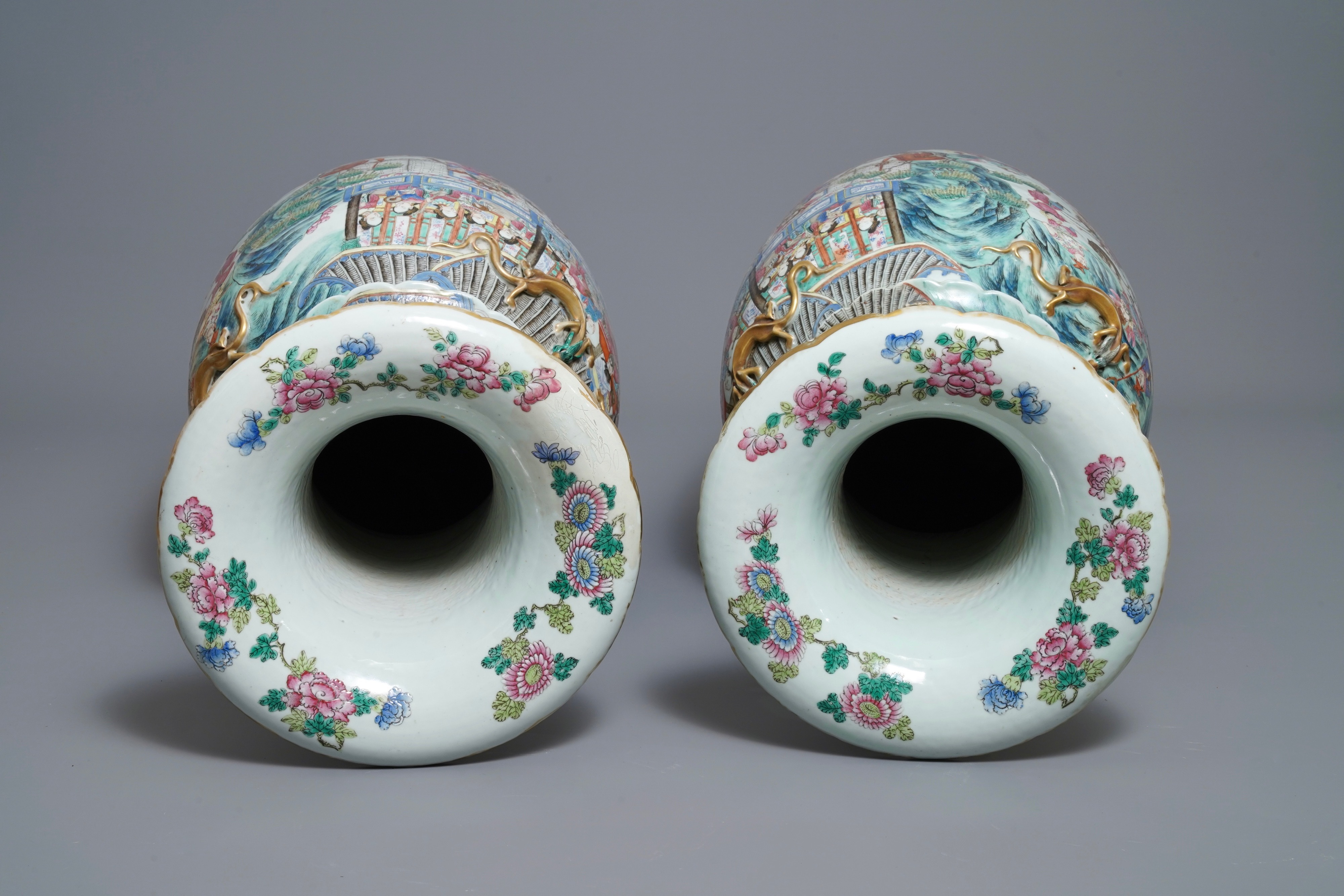 A pair of large Chinese famille rose vases with narrative design, 19th C. - Image 5 of 6