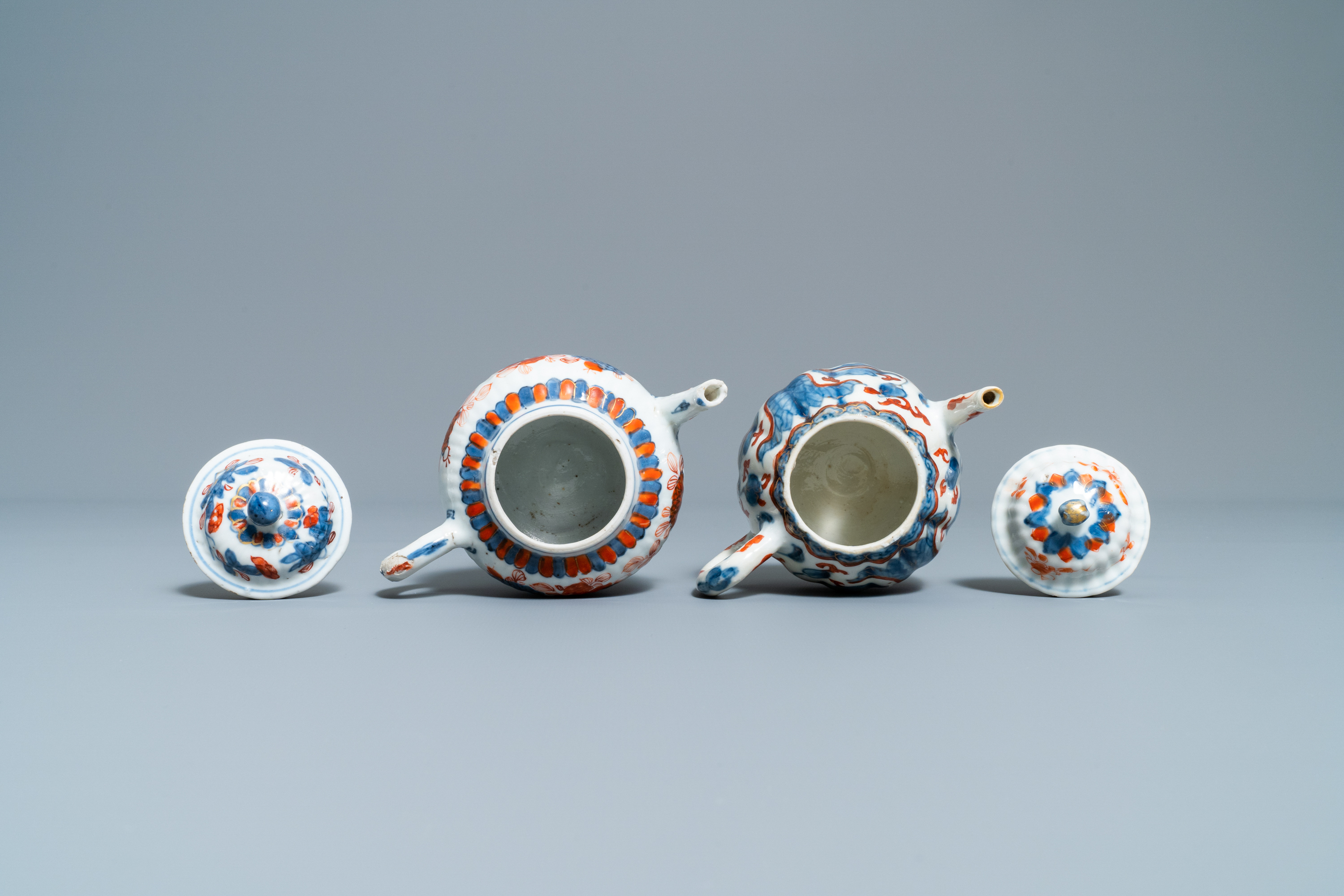 Four Chinese Imari-style teapots and covers, Kangxi - Image 6 of 13