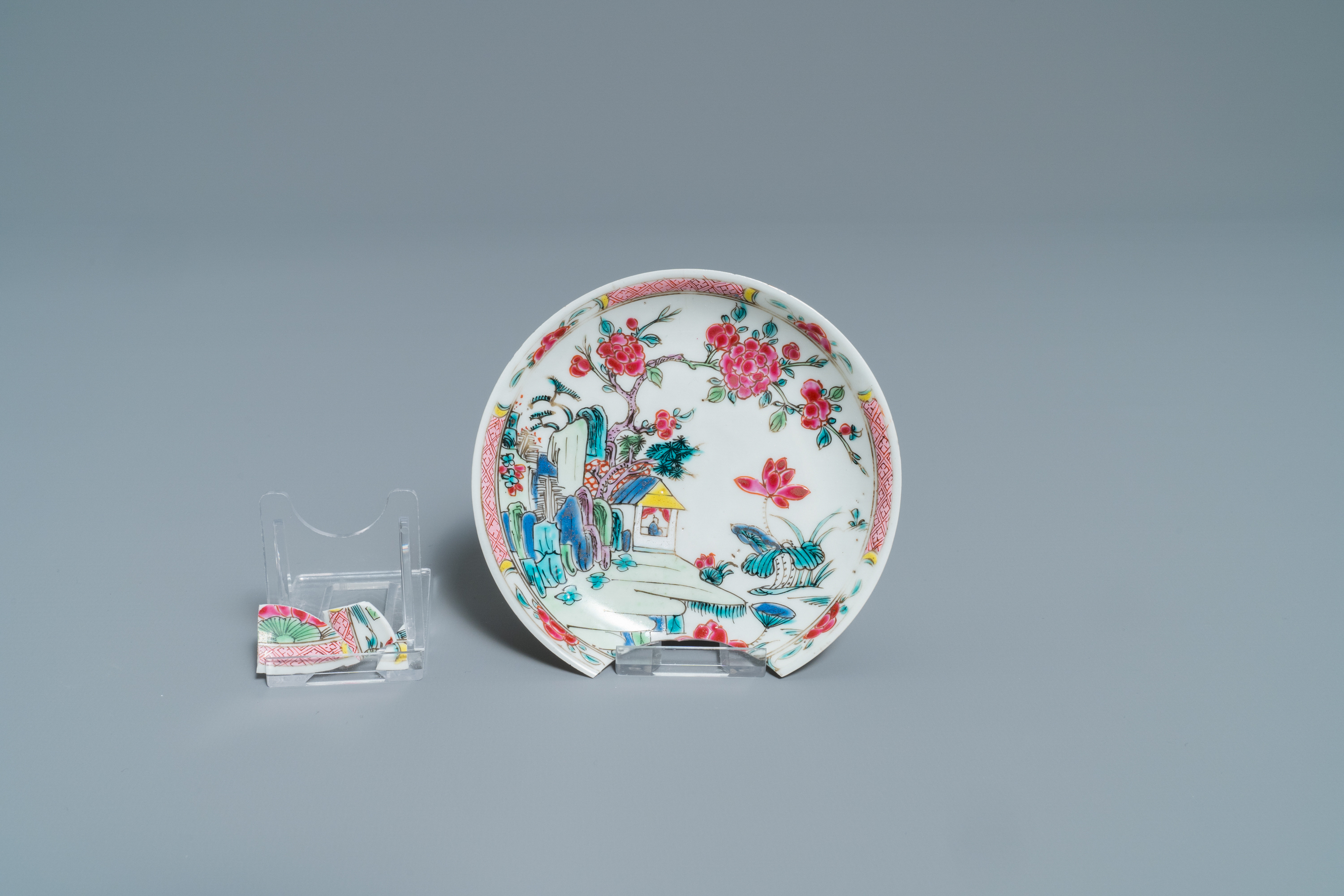 A Chinese famille rose 27-piece tea service with landscape design, Yongzheng/Qianlong - Image 6 of 33