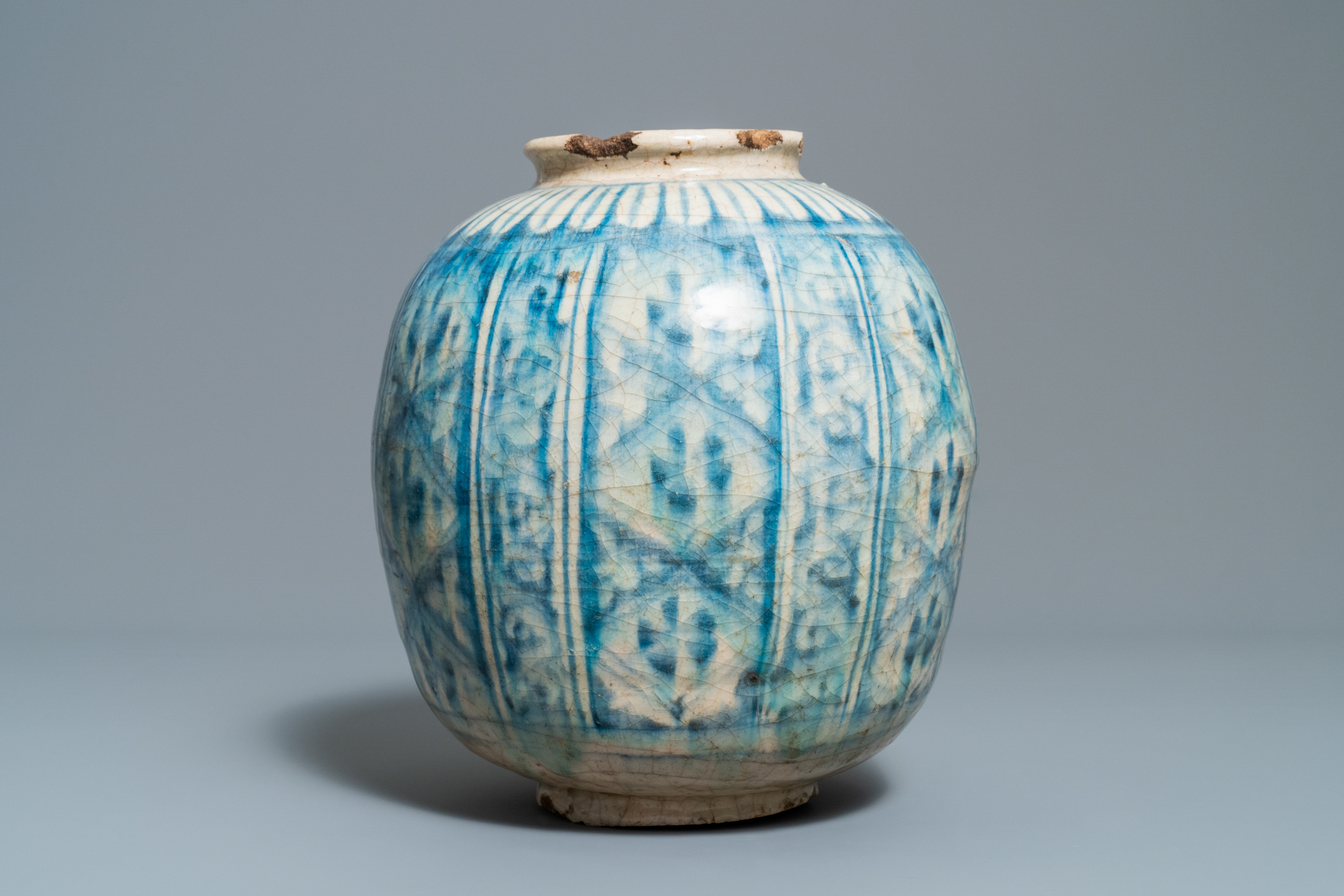 A Persian blue and white vase, a bowl and a dish, Syria and/or Iran, 18/19th C. - Image 2 of 15