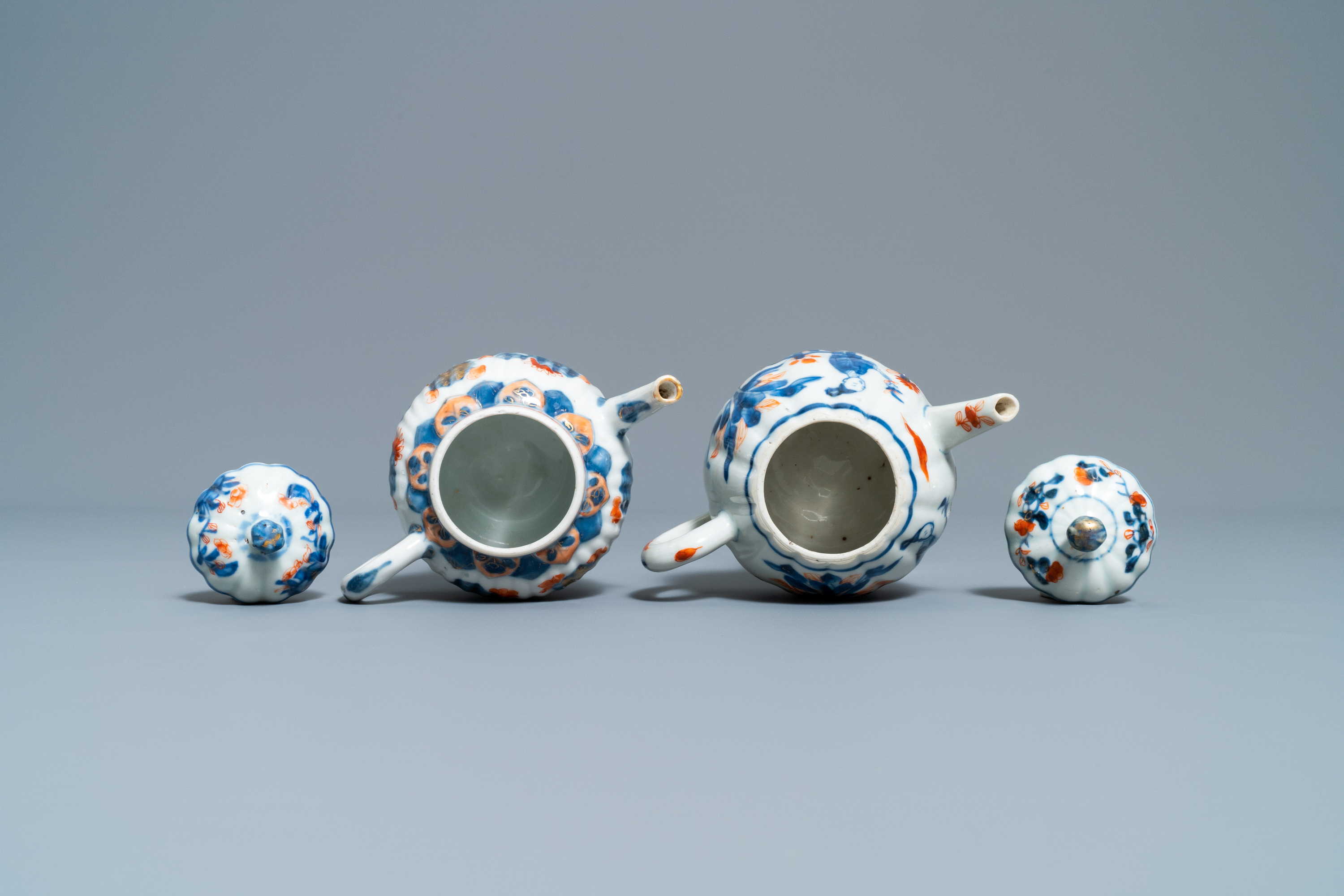 Four Chinese Imari-style teapots and covers, Kangxi - Image 12 of 13