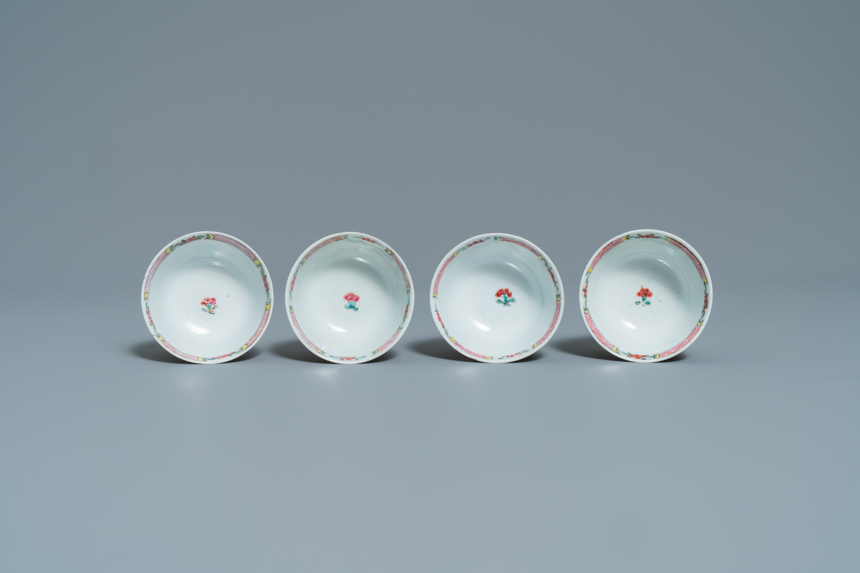 A Chinese famille rose 27-piece tea service with landscape design, Yongzheng/Qianlong - Image 14 of 33
