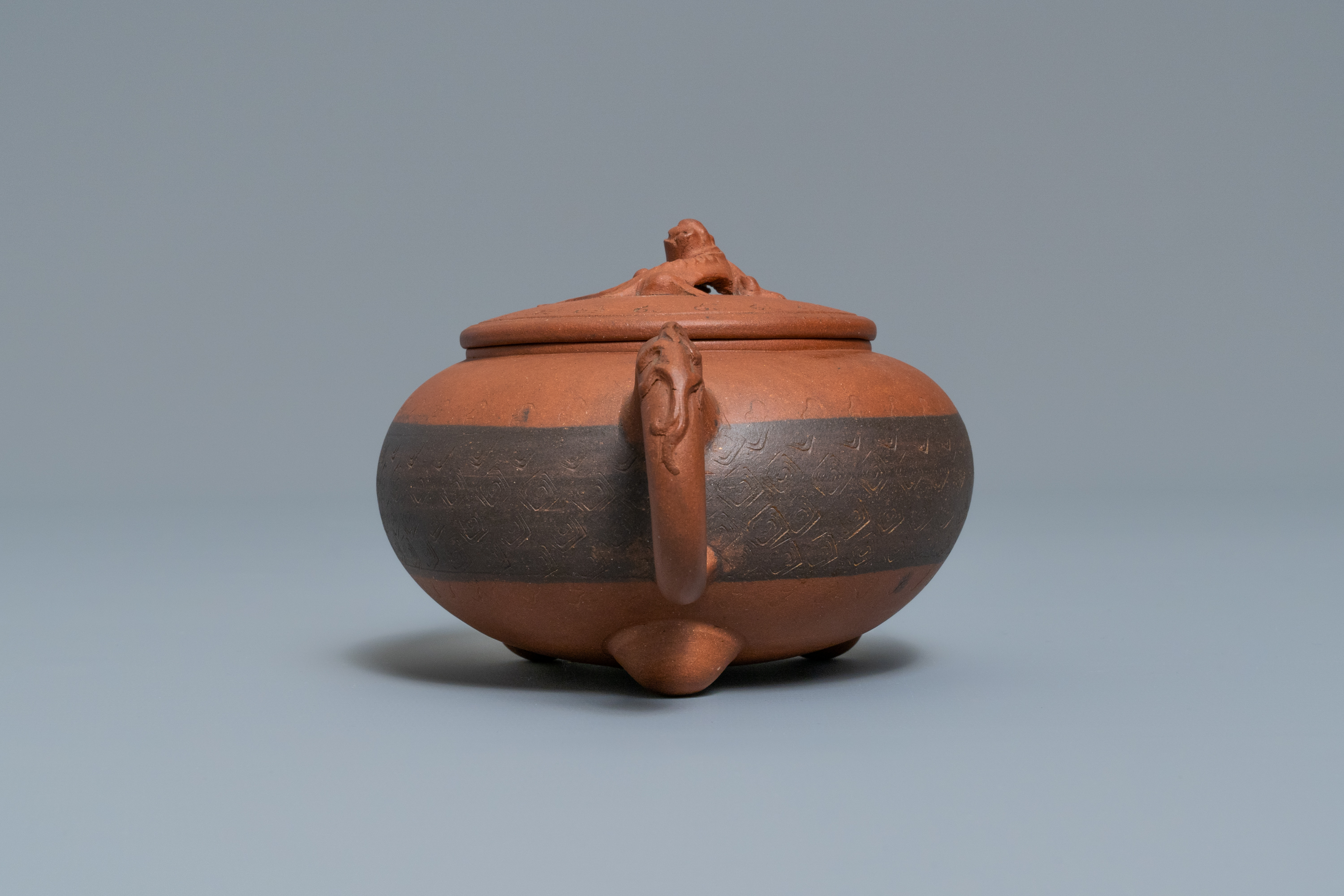 A Chinese Yixing stoneware dragon-spouted teapot and cover, impressed mark, 19/20th C. - Image 5 of 7