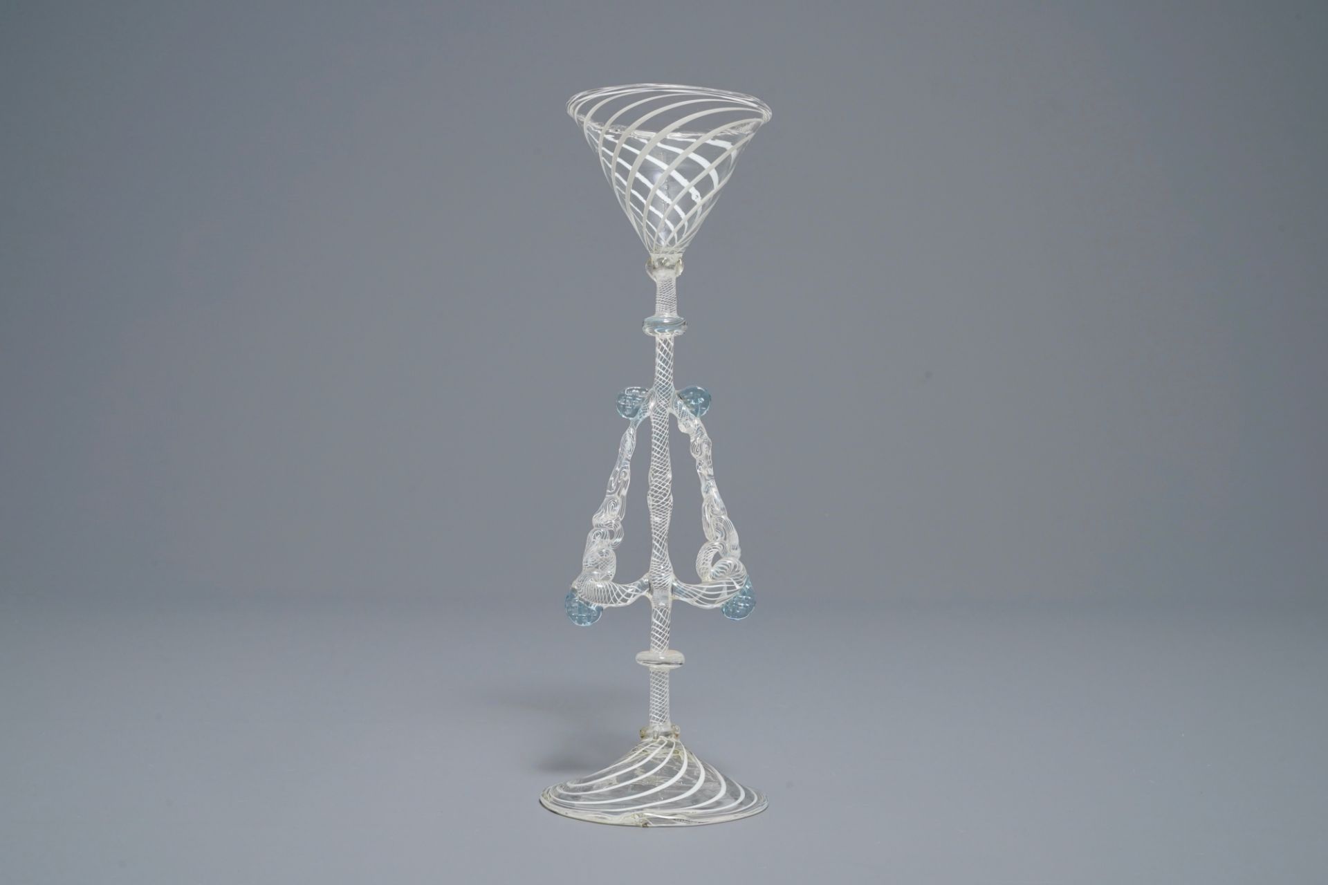A façon de Venise winged wine glass, Italy or Holland, 18/19th C. - Image 3 of 6