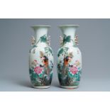 A pair of Chinese famille rose vases with birds, 19/20th C.