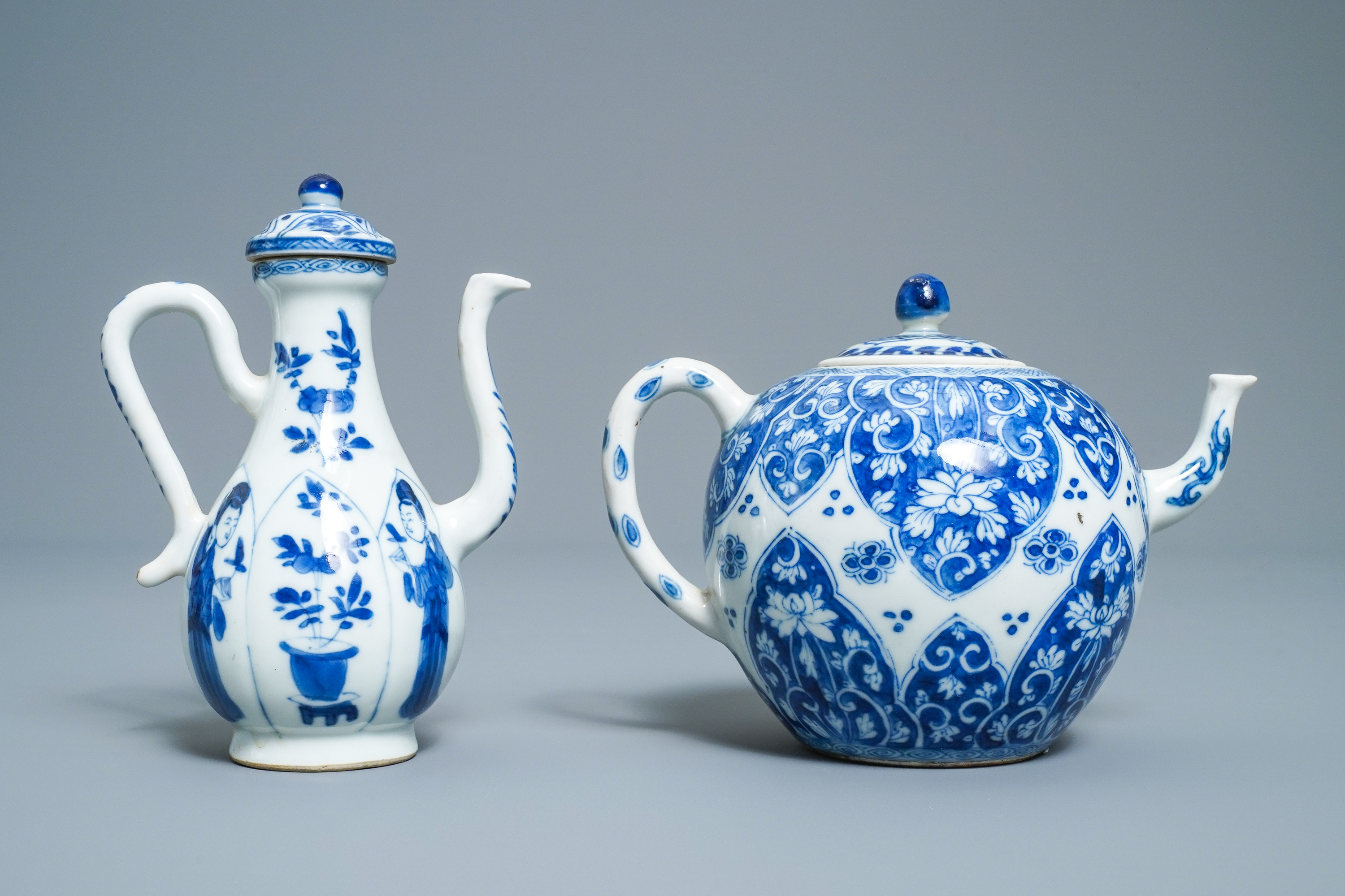 A Chinese blue and white teapot and a jug, Kangxi - Image 4 of 7