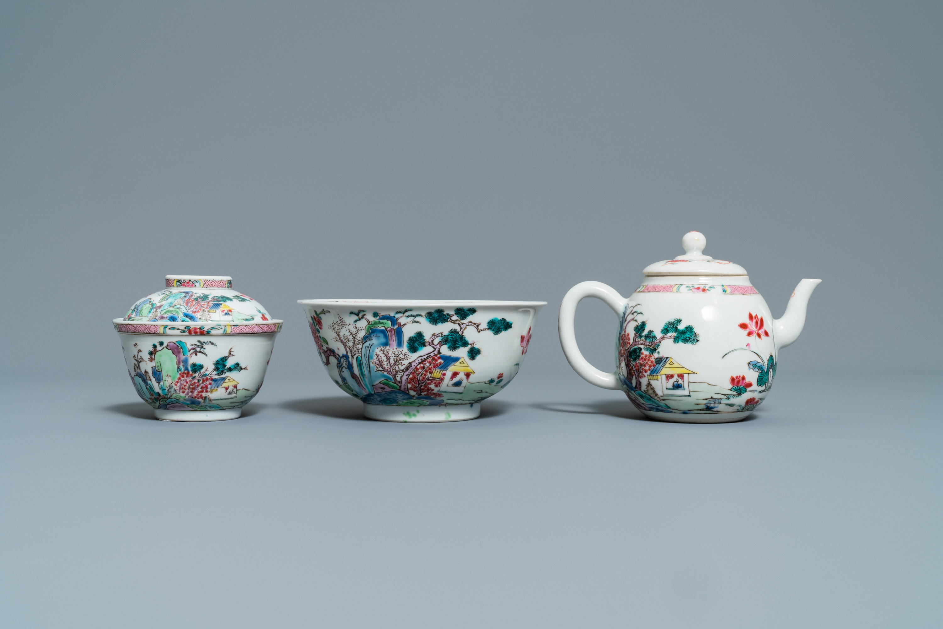 A Chinese famille rose 27-piece tea service with landscape design, Yongzheng/Qianlong - Image 28 of 33