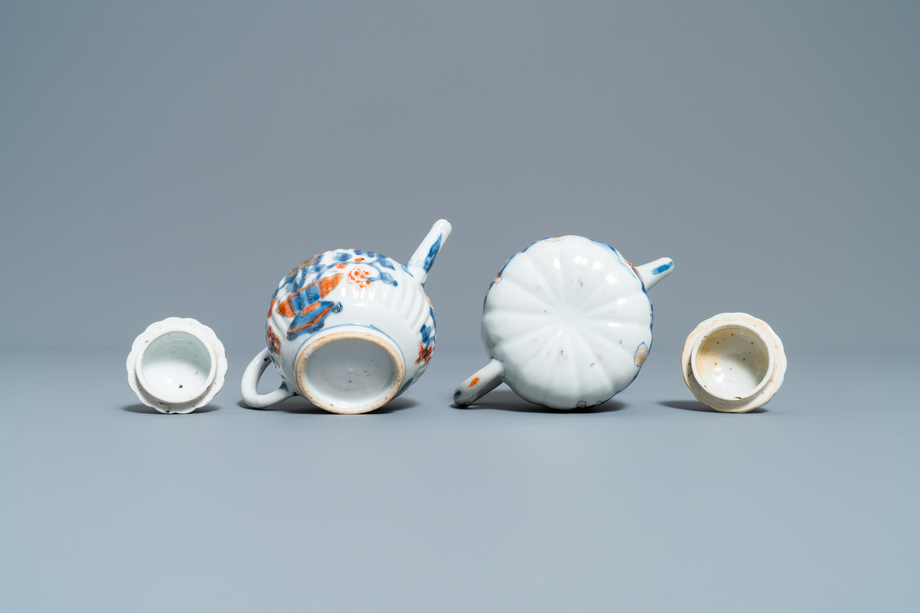 Four Chinese Imari-style teapots and covers, Kangxi - Image 13 of 13