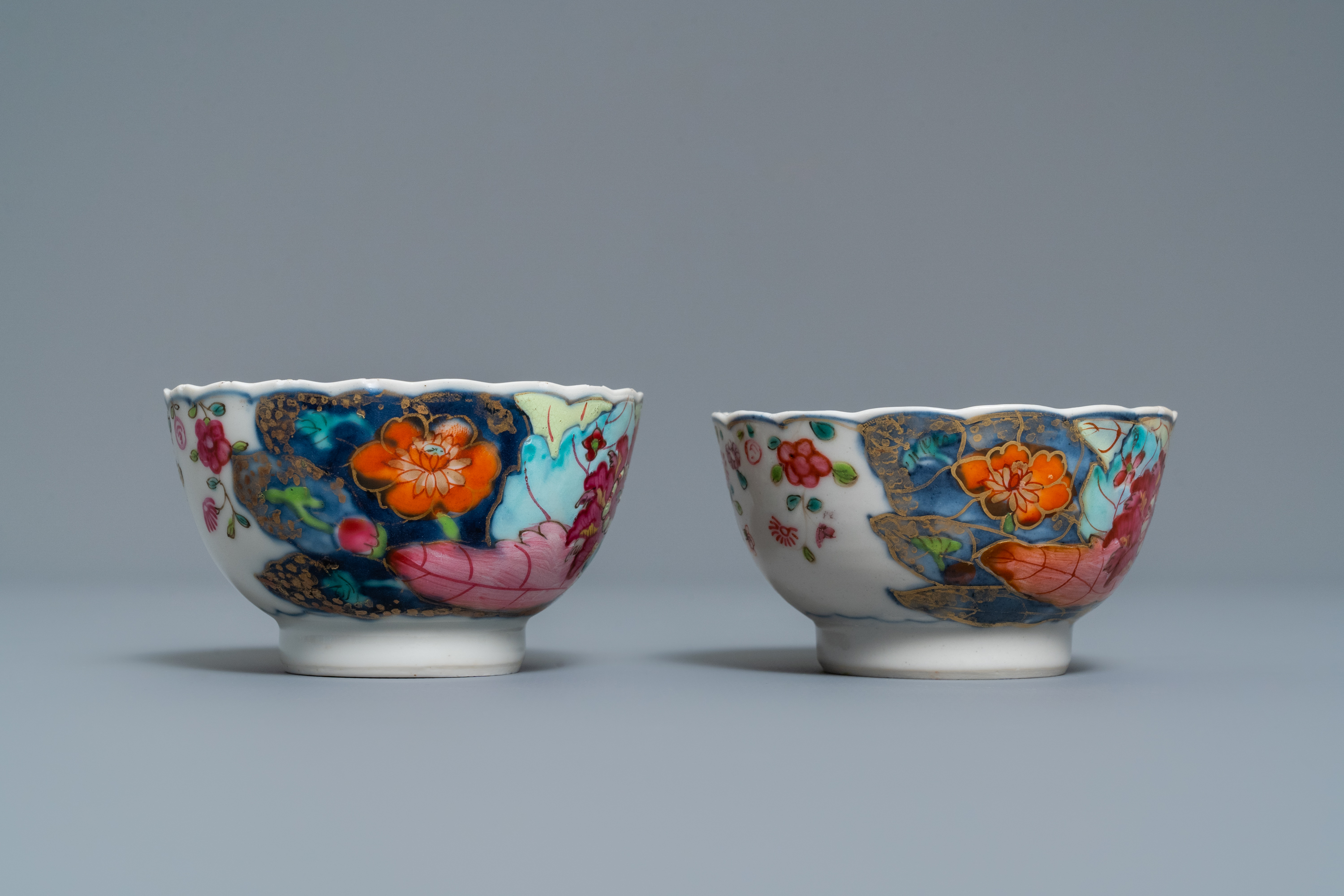 A pair of Chinese famille rose 'Tobacco leaf' cups and saucers, Qianlong - Image 7 of 9