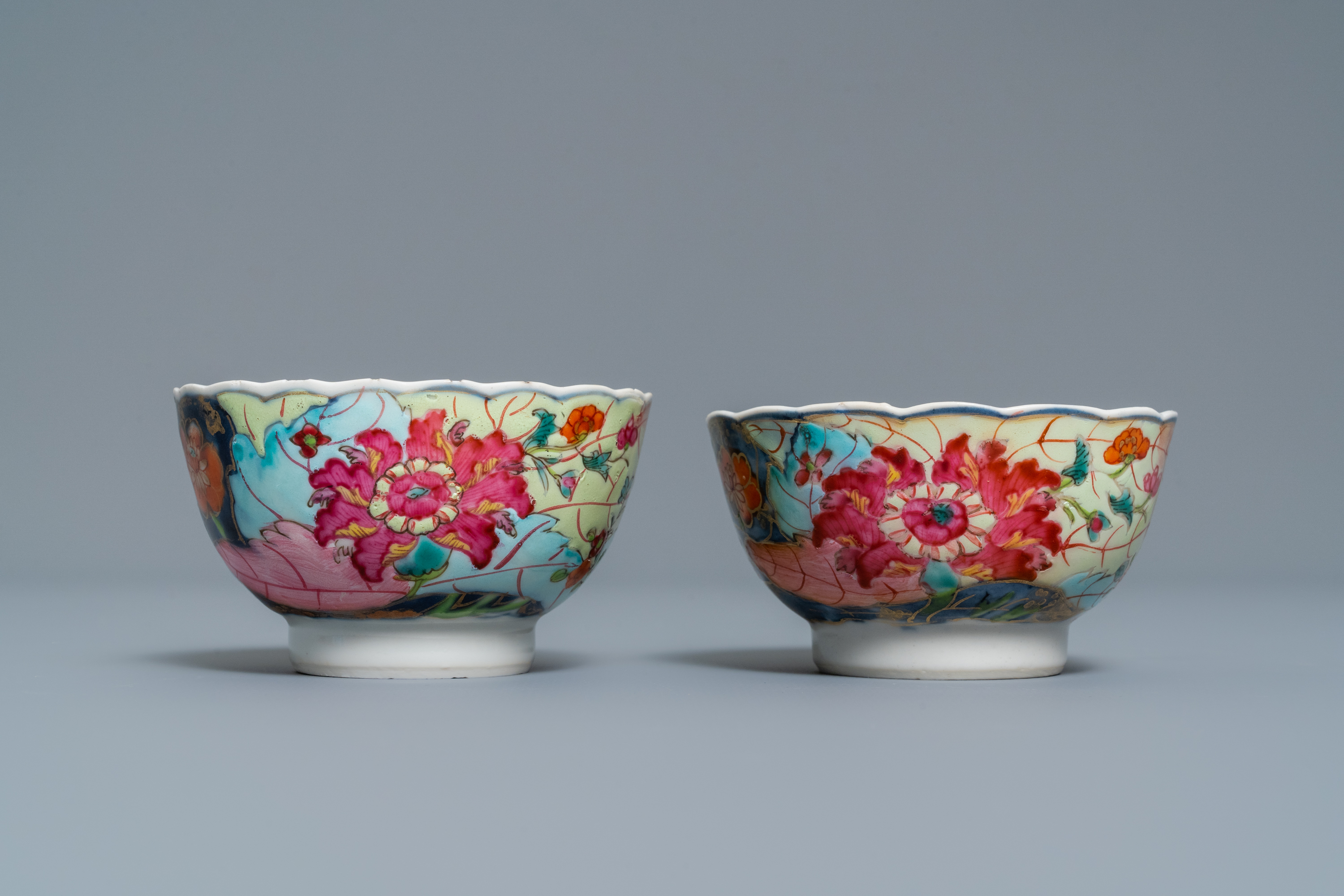 A pair of Chinese famille rose 'Tobacco leaf' cups and saucers, Qianlong - Image 4 of 9