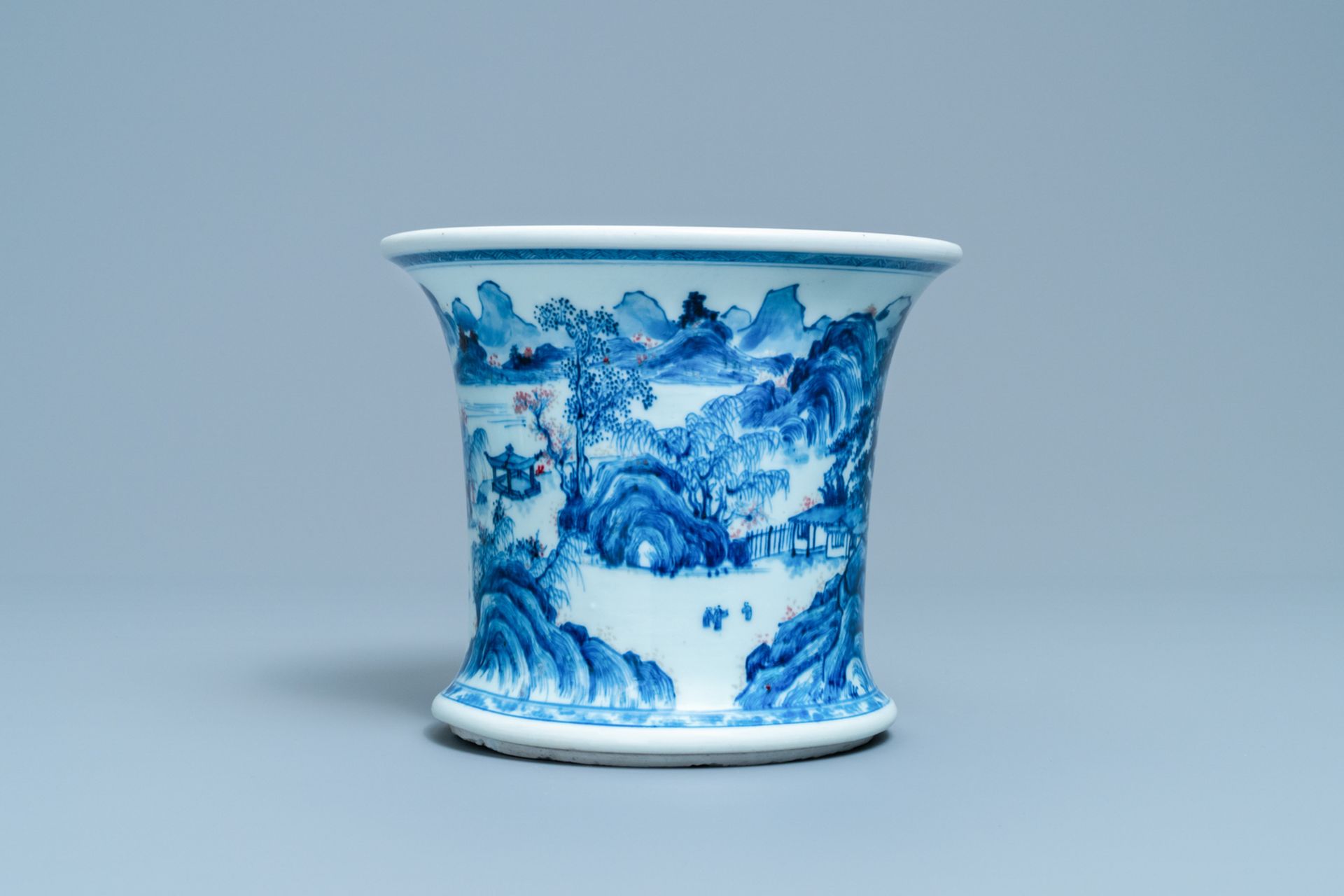 A fine Chinese blue, white and copper red 'Master of the Rocks' brush pot, Kangxi - Bild 4 aus 9