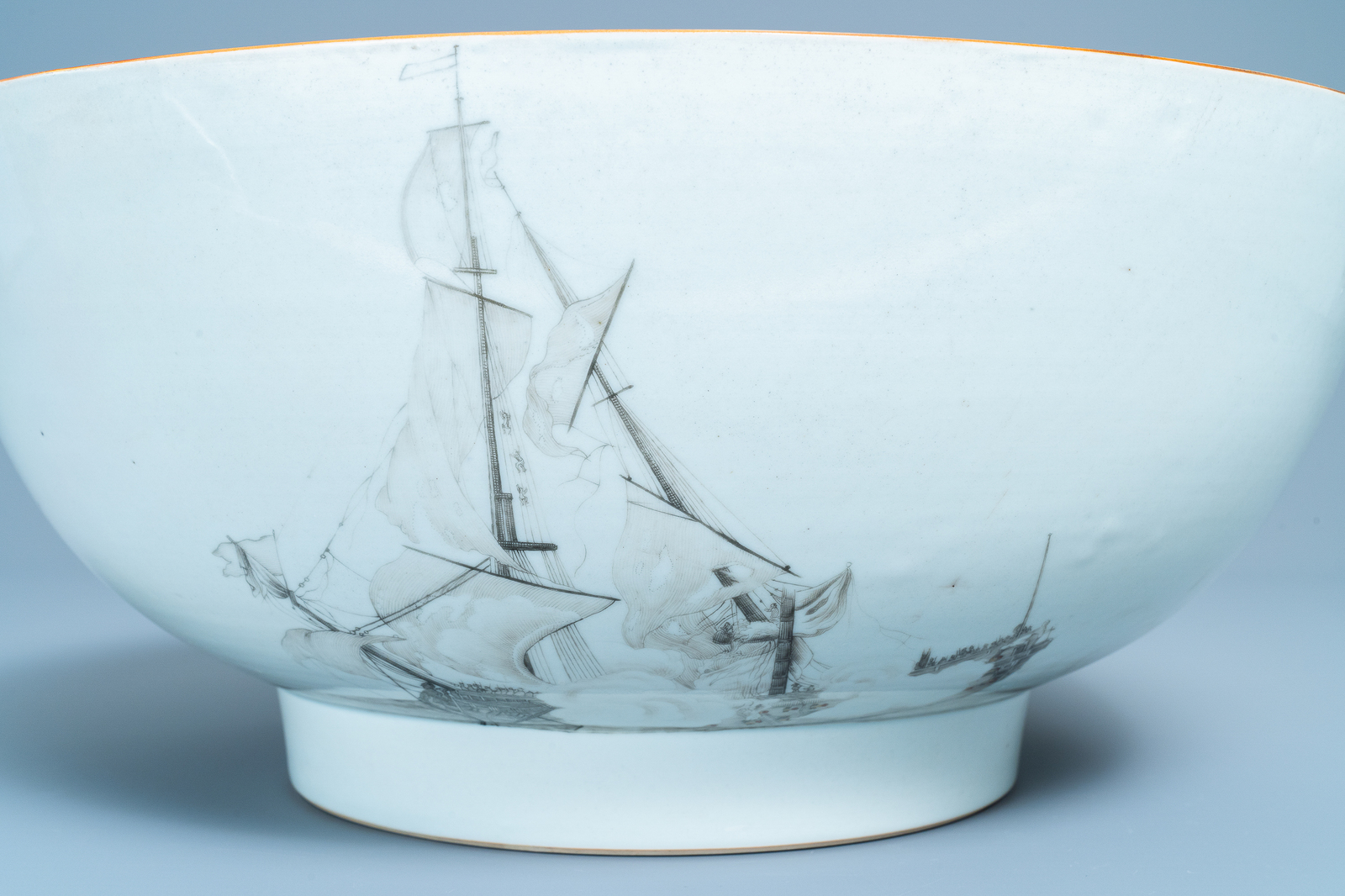 A large Chinese famille rose and grisaille bowl with the naval battle at Cartagena, Qianlong - Image 11 of 37