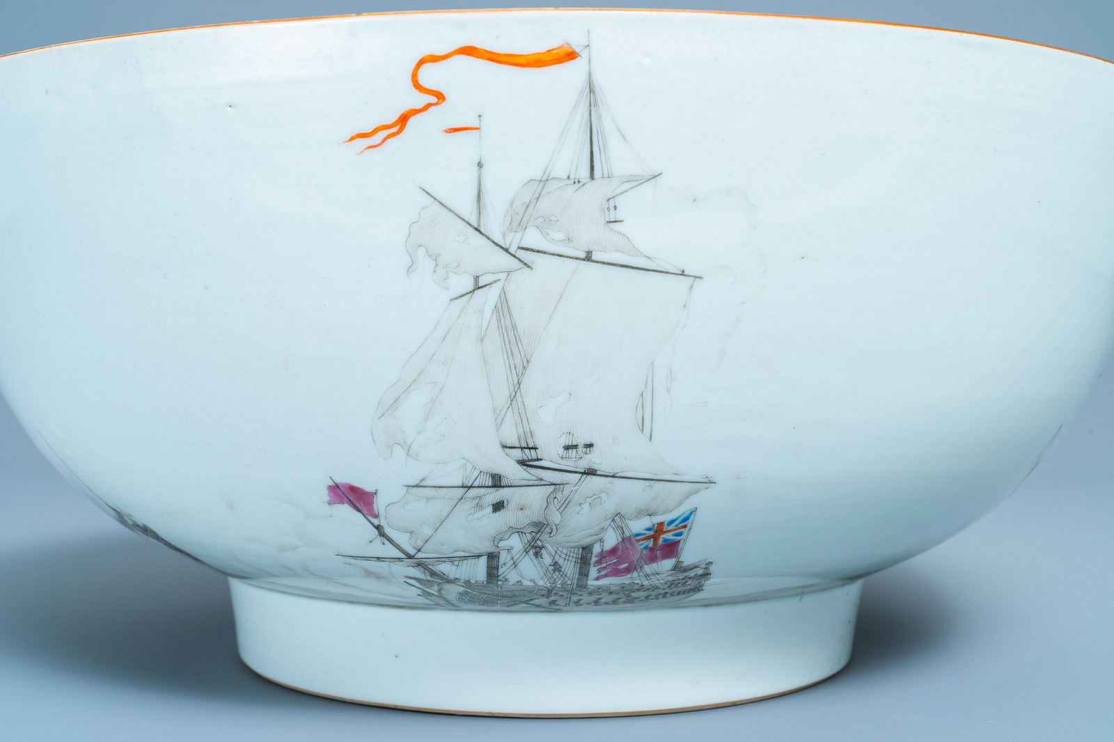 A large Chinese famille rose and grisaille bowl with the naval battle at Cartagena, Qianlong - Image 8 of 37