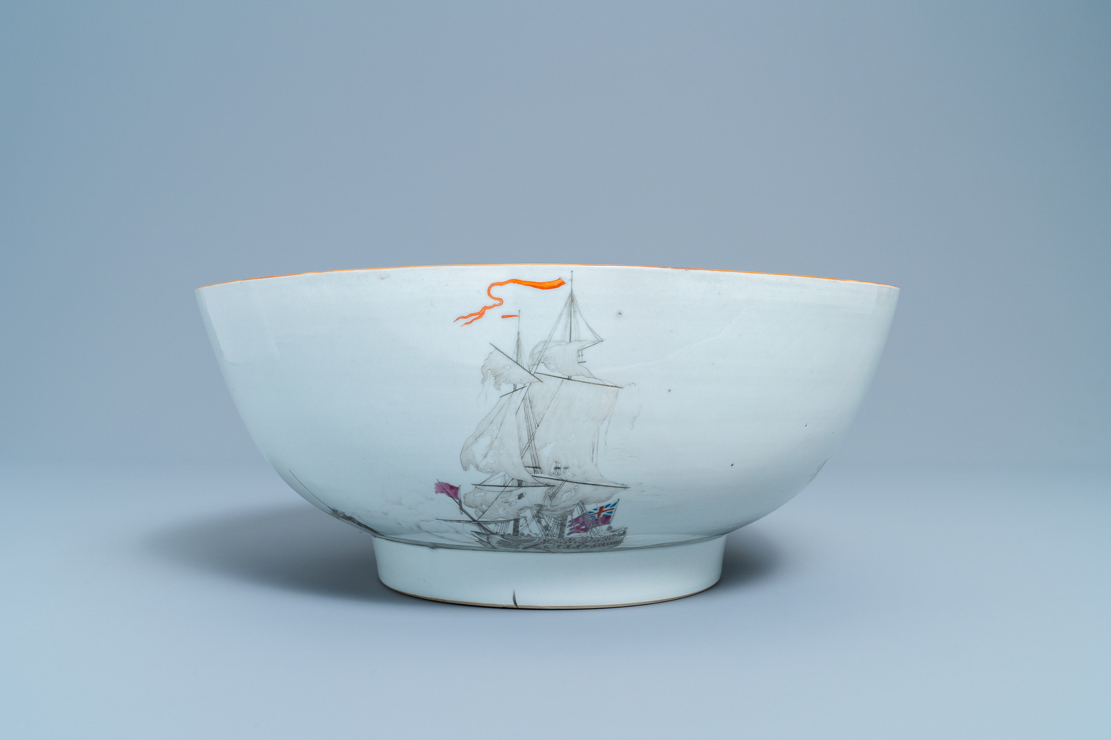 A large Chinese famille rose and grisaille bowl with the naval battle at Cartagena, Qianlong - Image 4 of 37