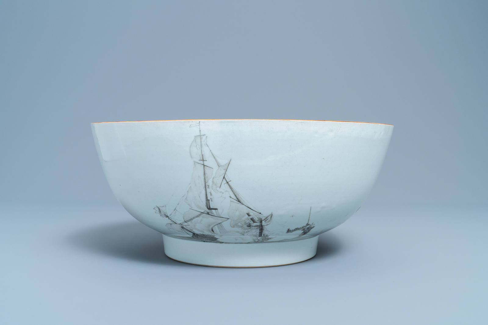 A large Chinese famille rose and grisaille bowl with the naval battle at Cartagena, Qianlong - Image 5 of 37