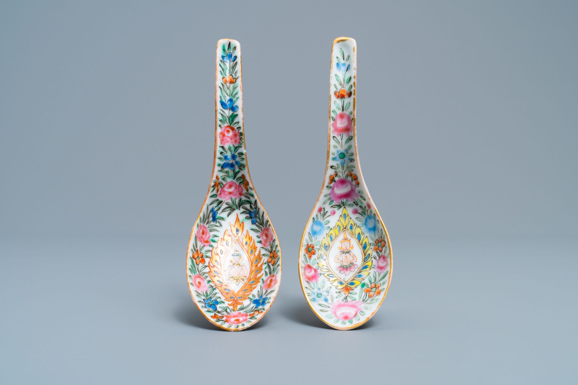 A pair of Chinese Thai market Bencharong spoons, 19th C. - Image 3 of 6