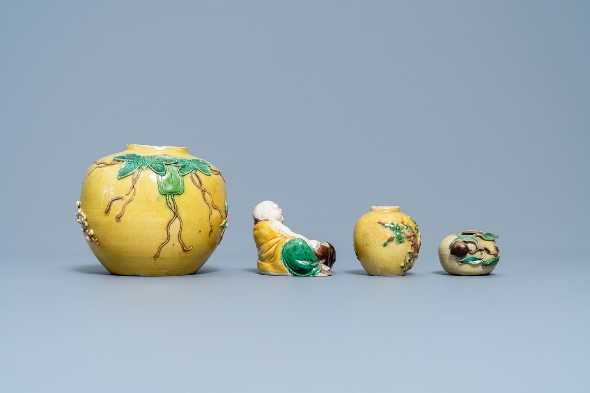 Four Chinese verte biscuit wares, 19/20th C. - Image 3 of 7