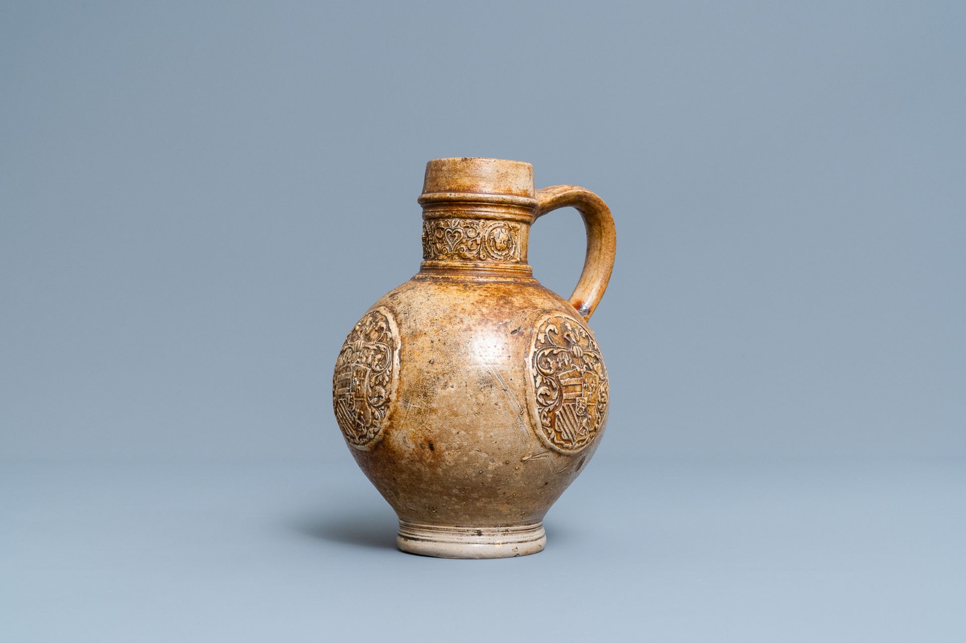 A stoneware jug with three armorial medallions, Raeren, ca. 1600 - Image 2 of 8