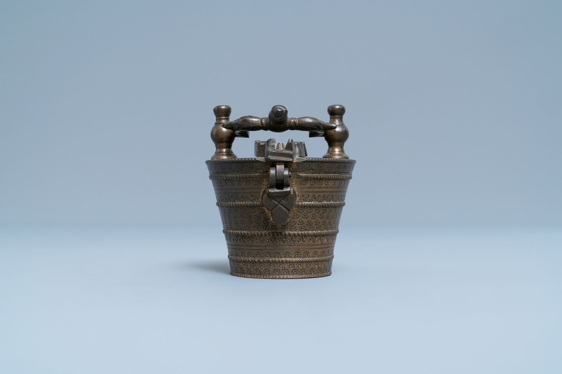 A bronze nest of weights, Nuremberg, Germany, 17th C. - Image 4 of 15