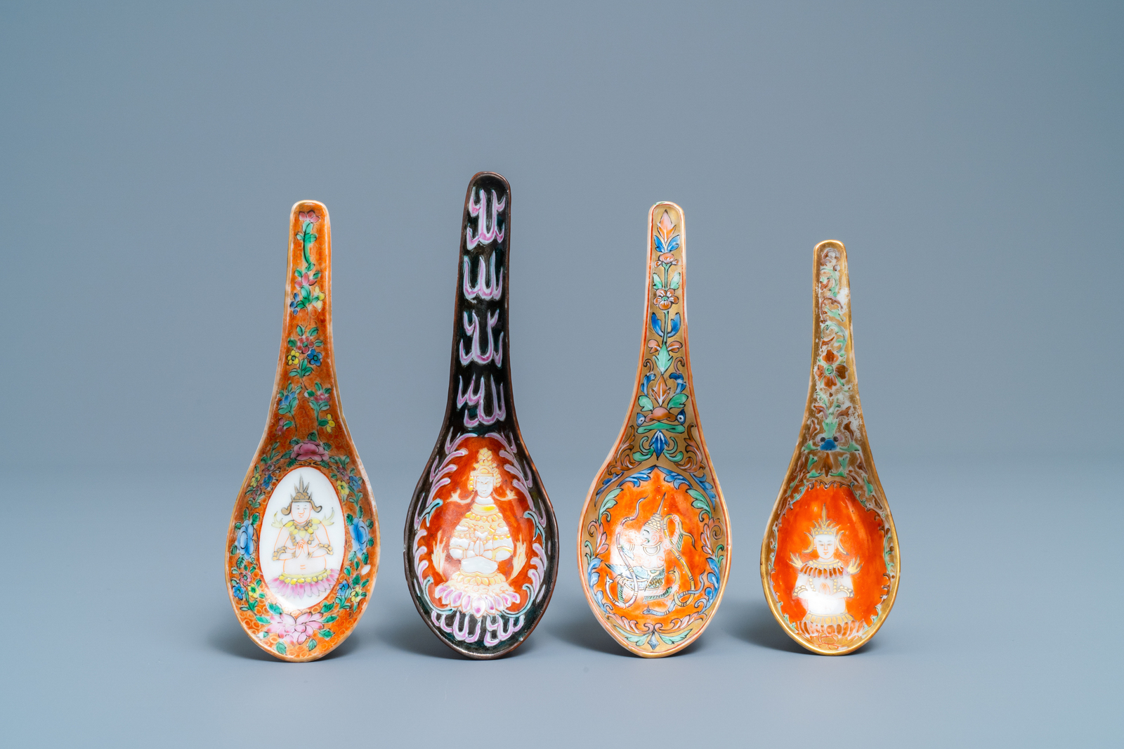 Four Chinese Thai market Bencharong spoons, 19th C. - Image 2 of 5