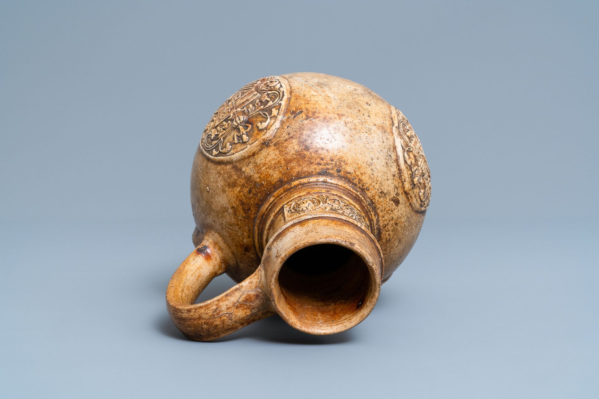 A stoneware jug with three armorial medallions, Raeren, ca. 1600 - Image 8 of 8